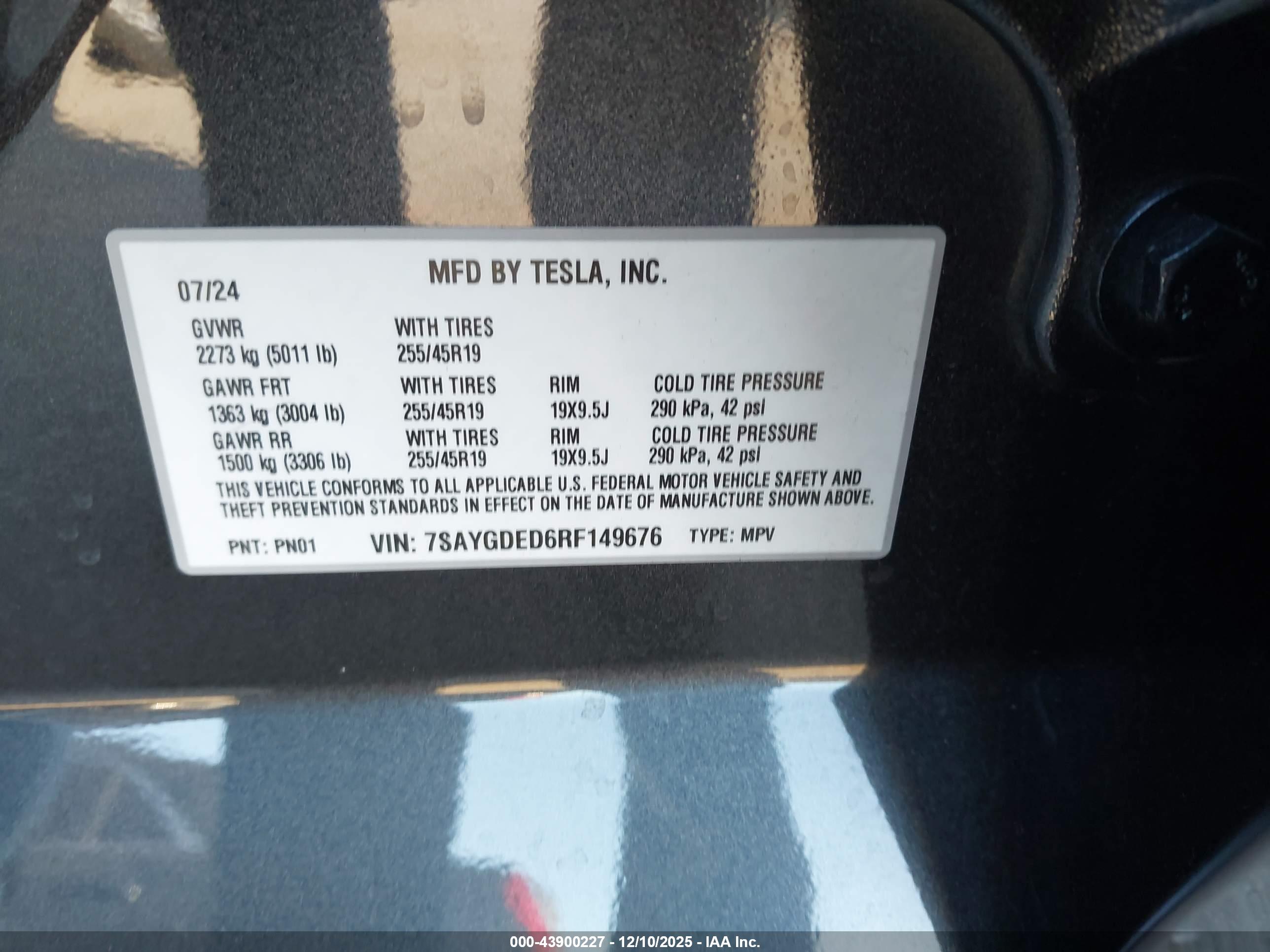 TESLA MODEL image 9