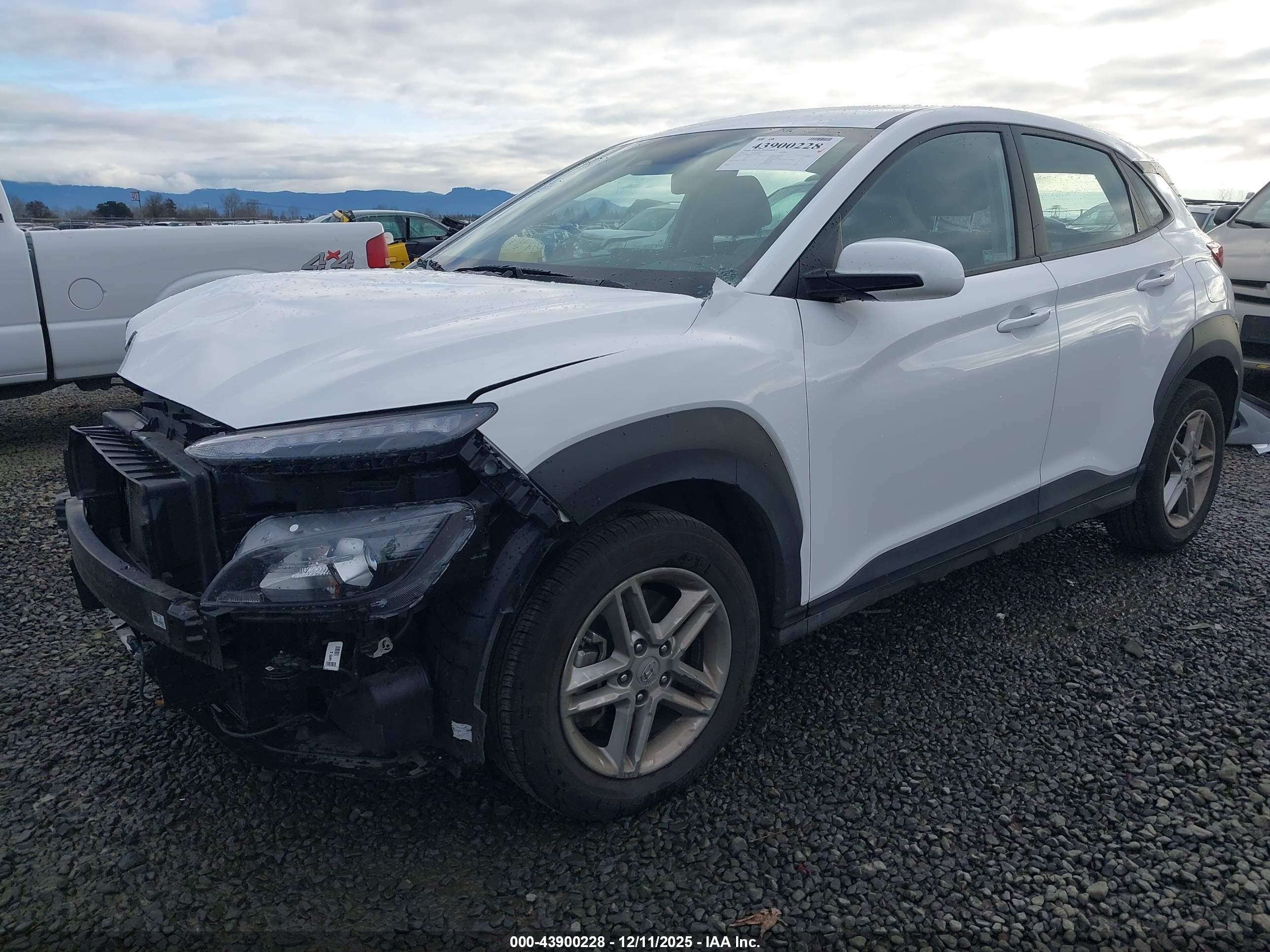 HYUNDAI KONA image 2