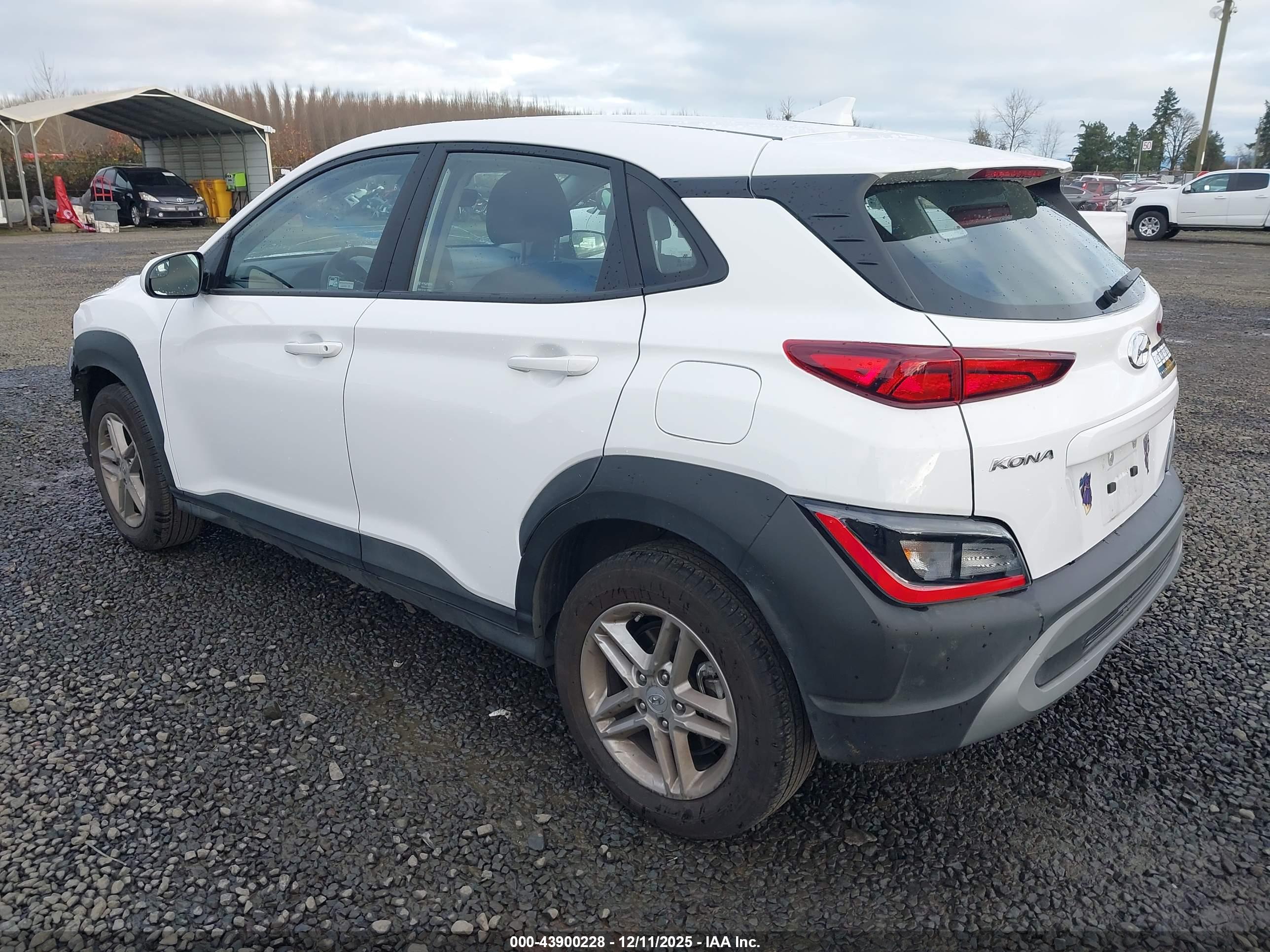 HYUNDAI KONA image 3