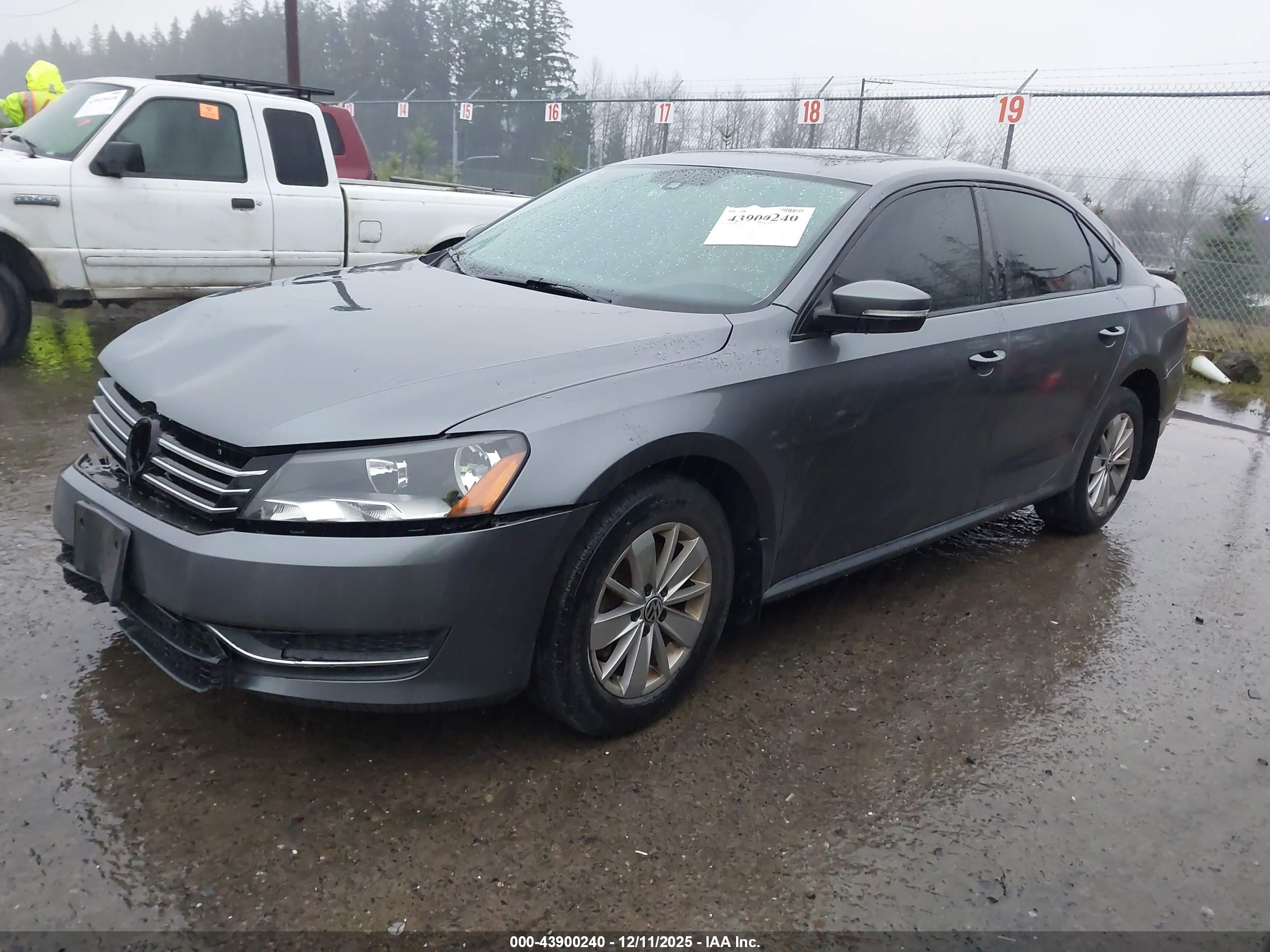 VOLKSWAGEN PASSAT image 2