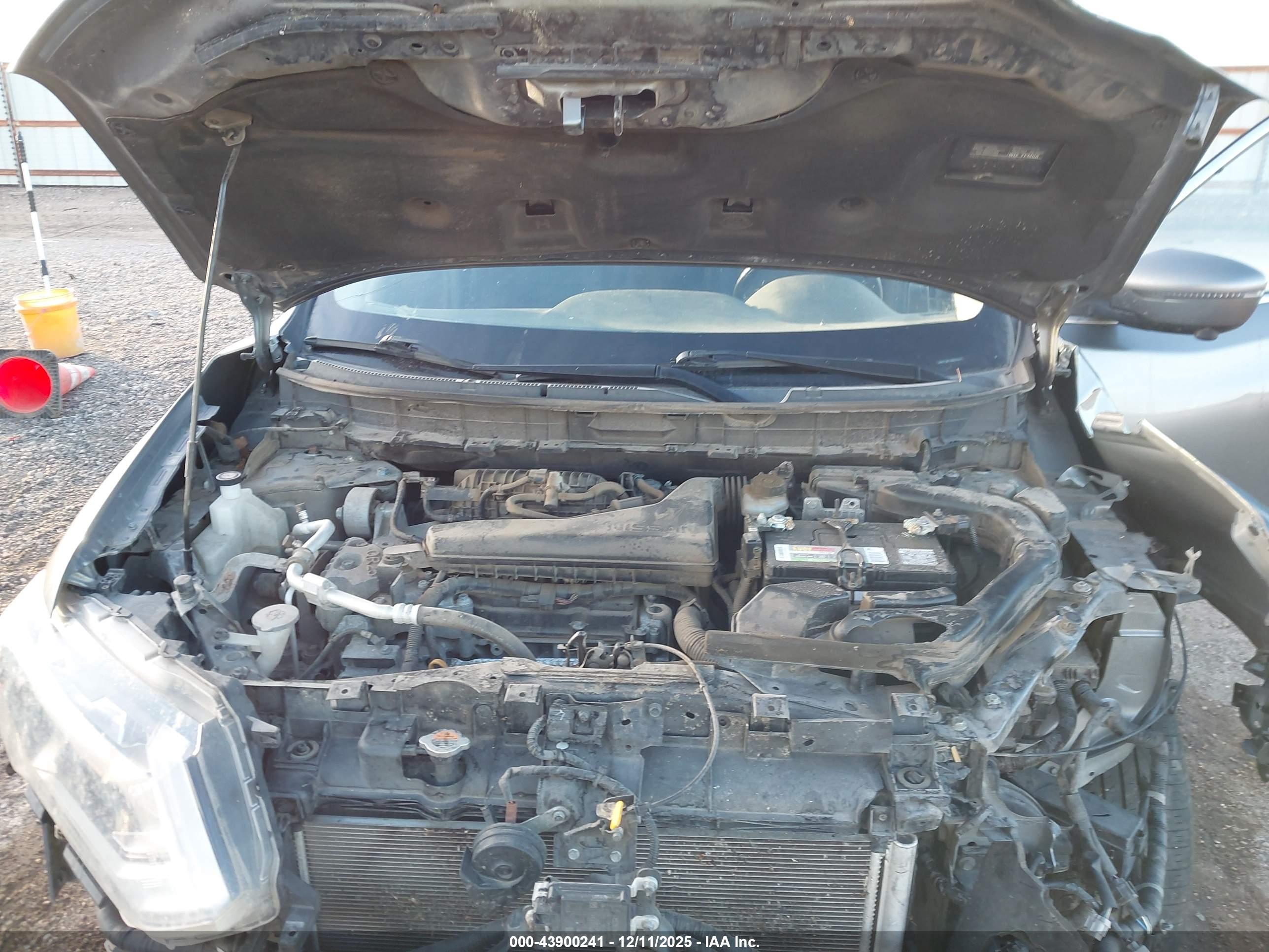 NISSAN ROGUE image 10