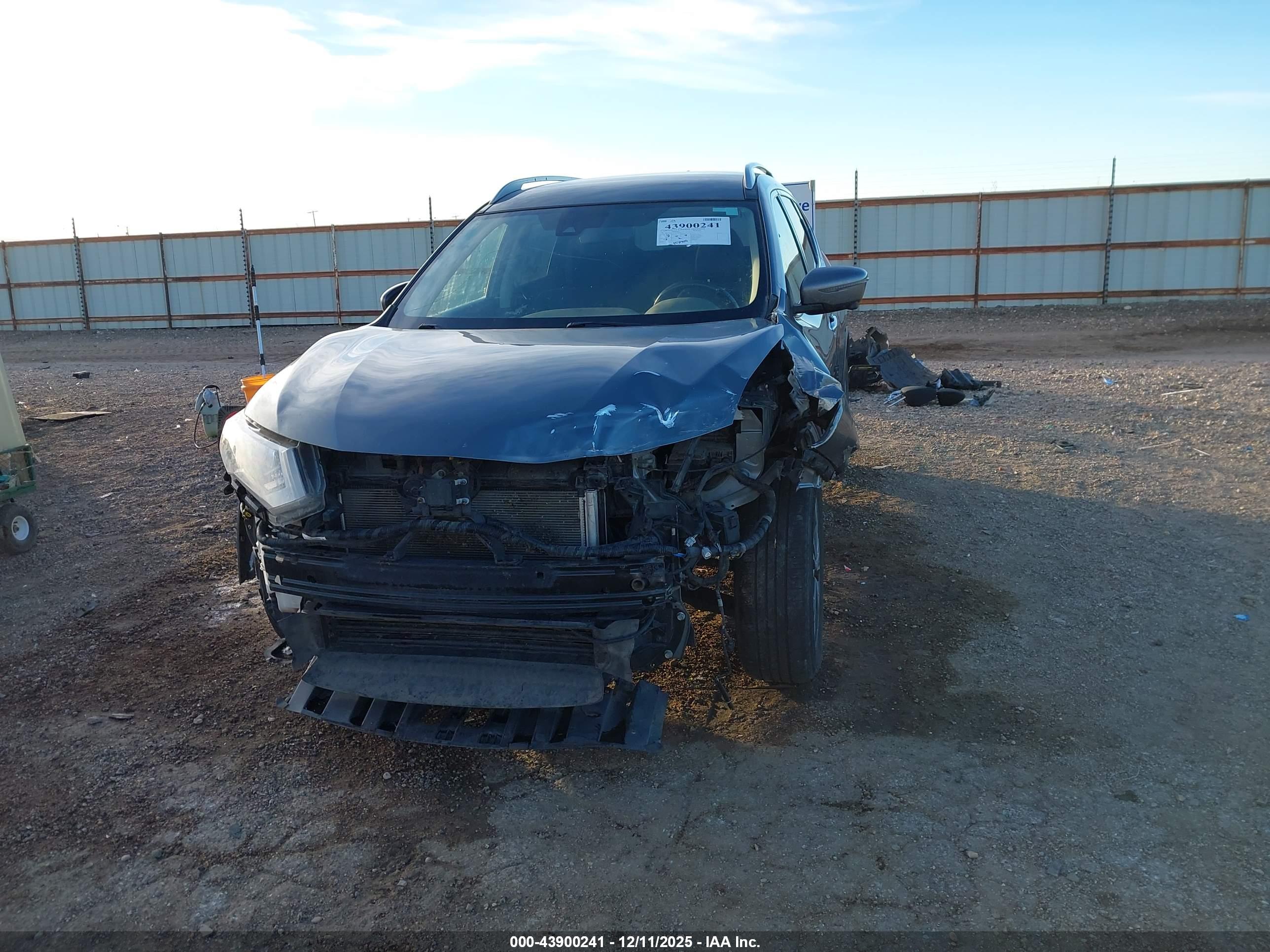 NISSAN ROGUE image 6