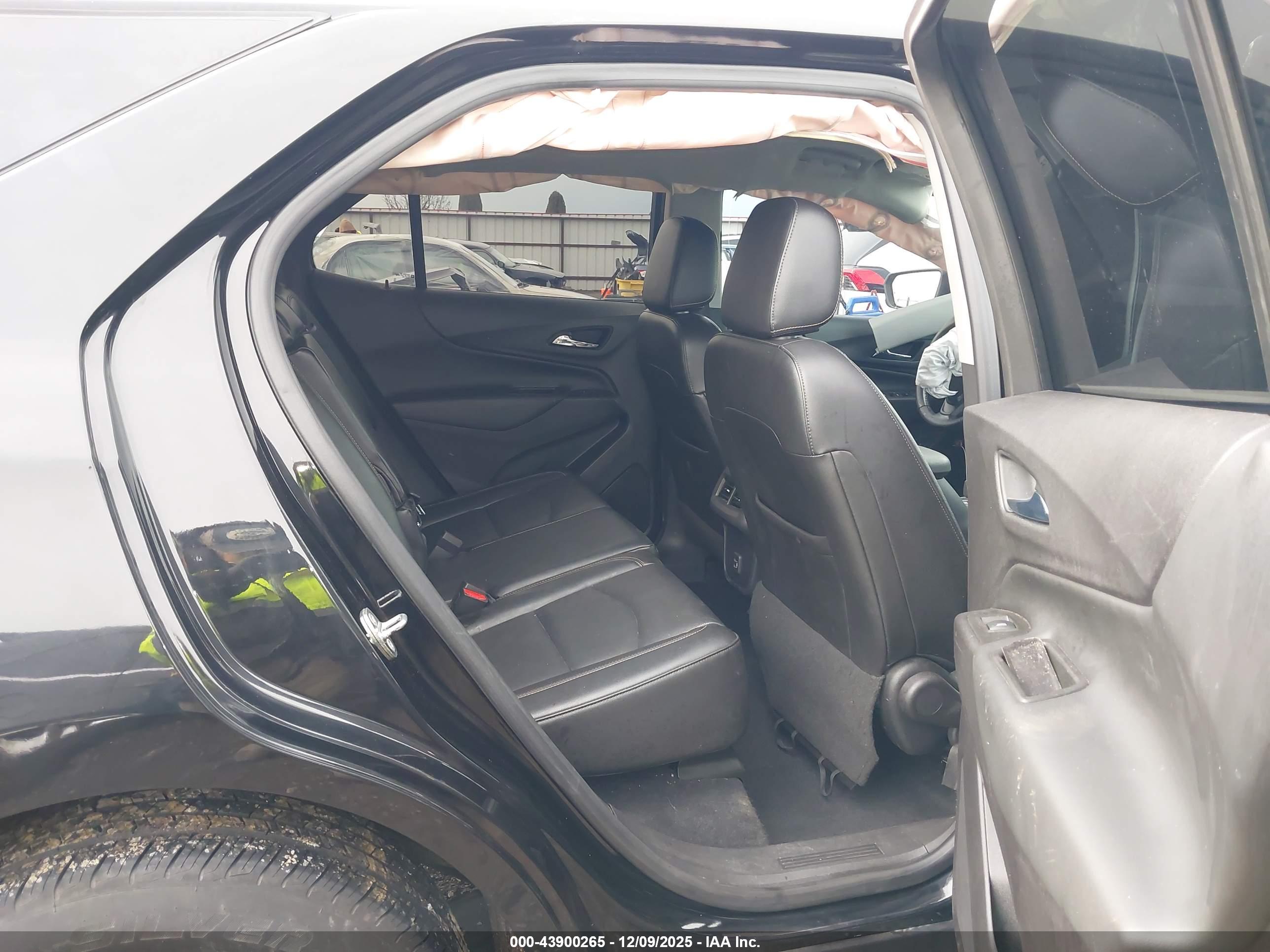 CHEVROLET EQUINOX image 8