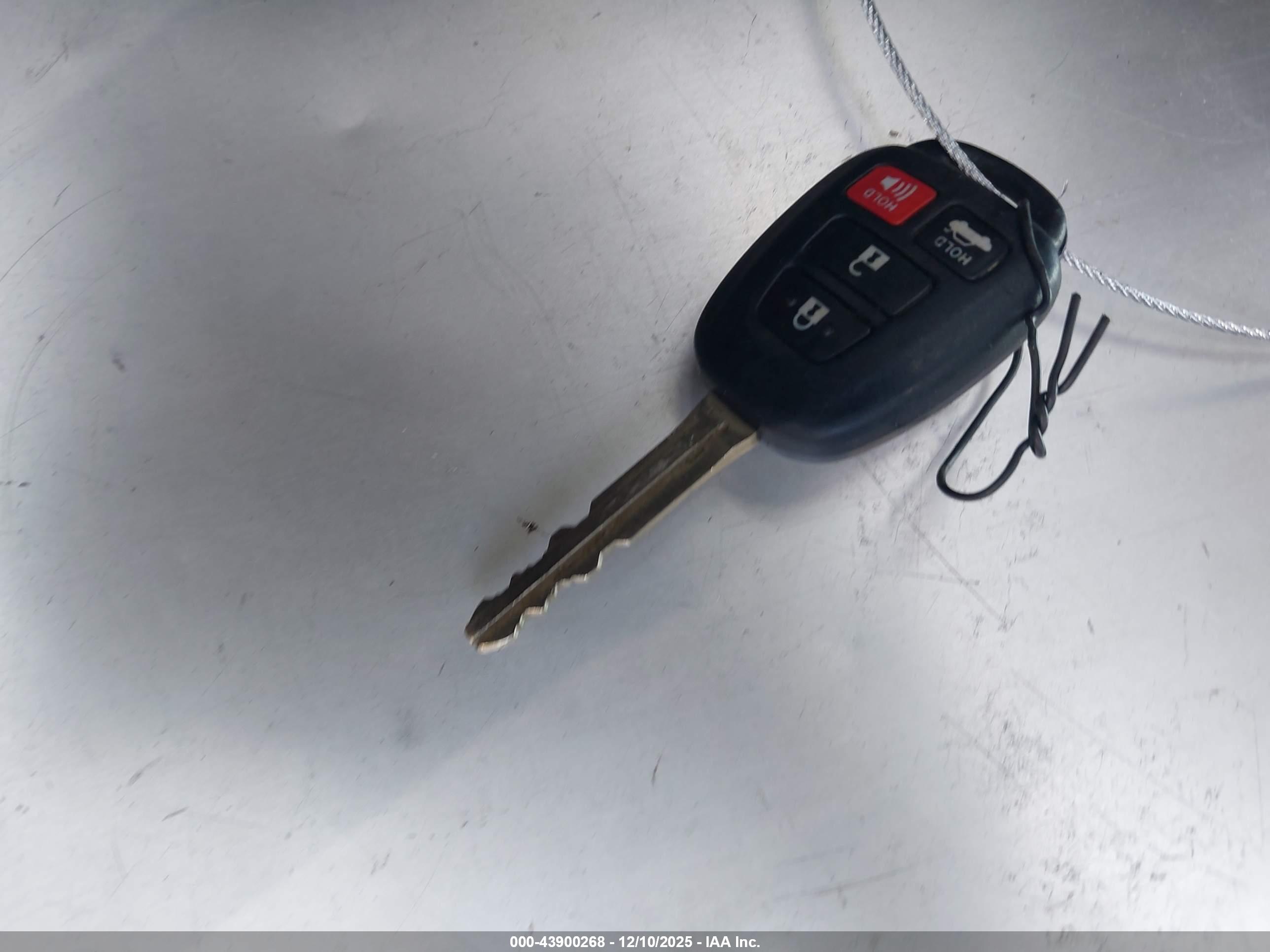 TOYOTA COROLLA image 11