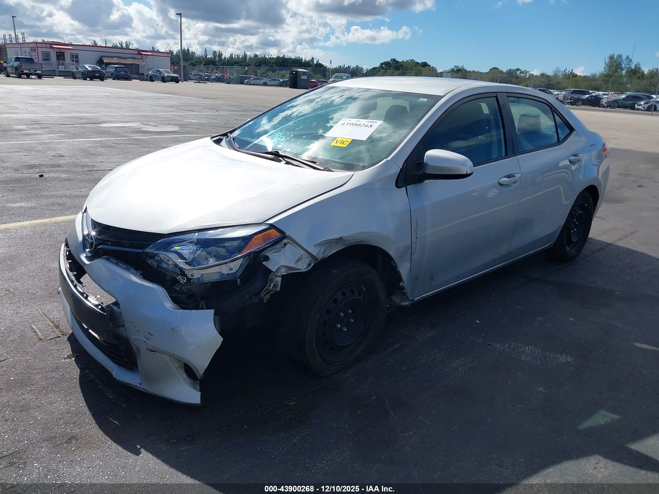TOYOTA COROLLA image 2