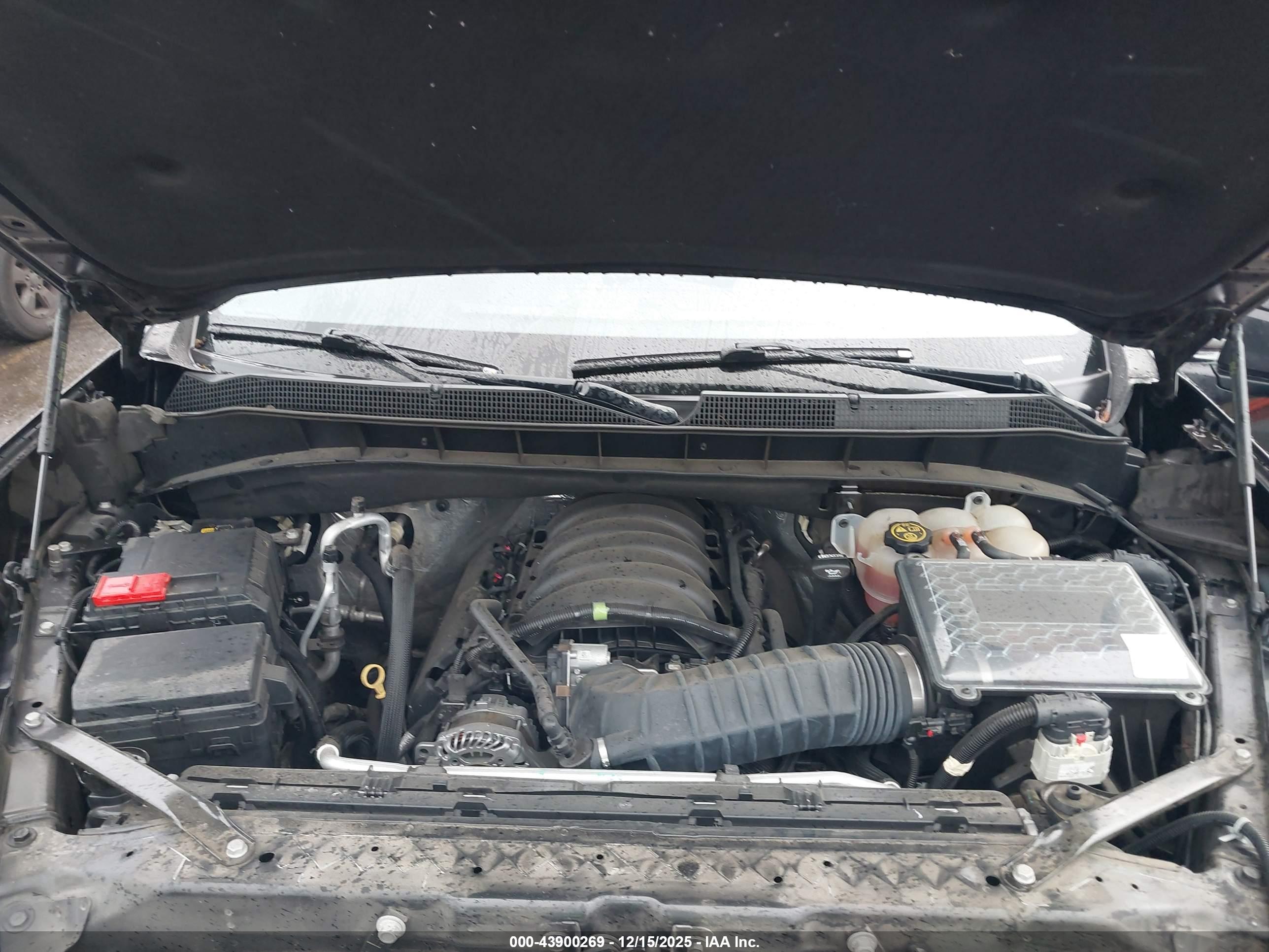 CHEVROLET SILVERADO image 10