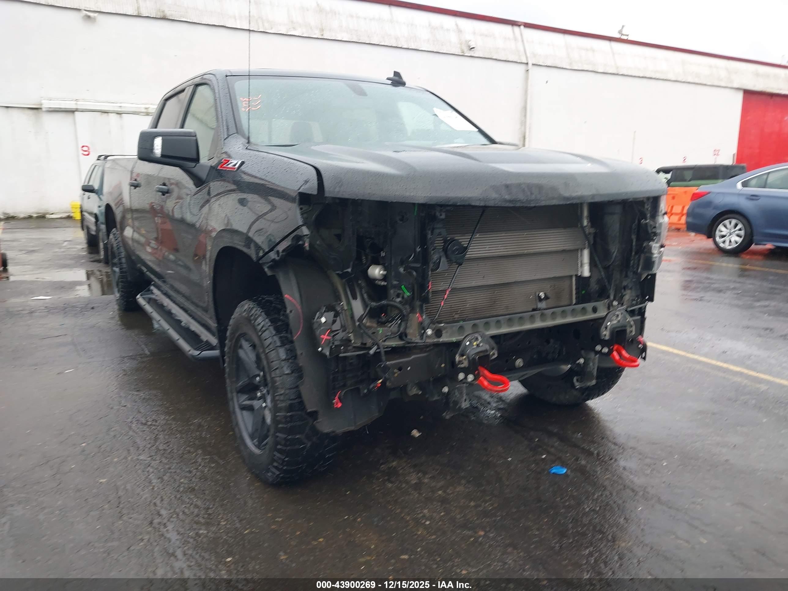 CHEVROLET SILVERADO image 6