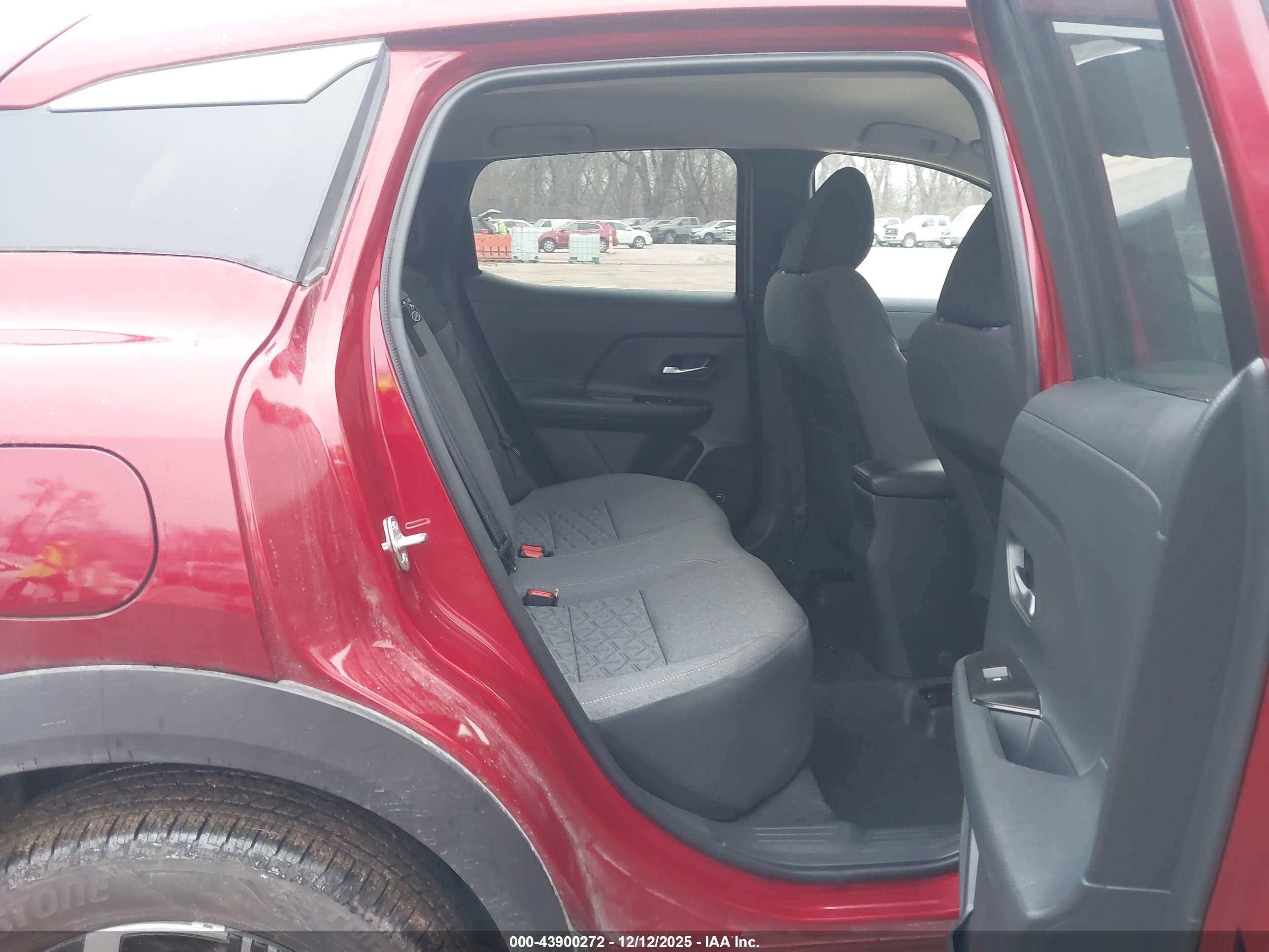 NISSAN KICKS image 8