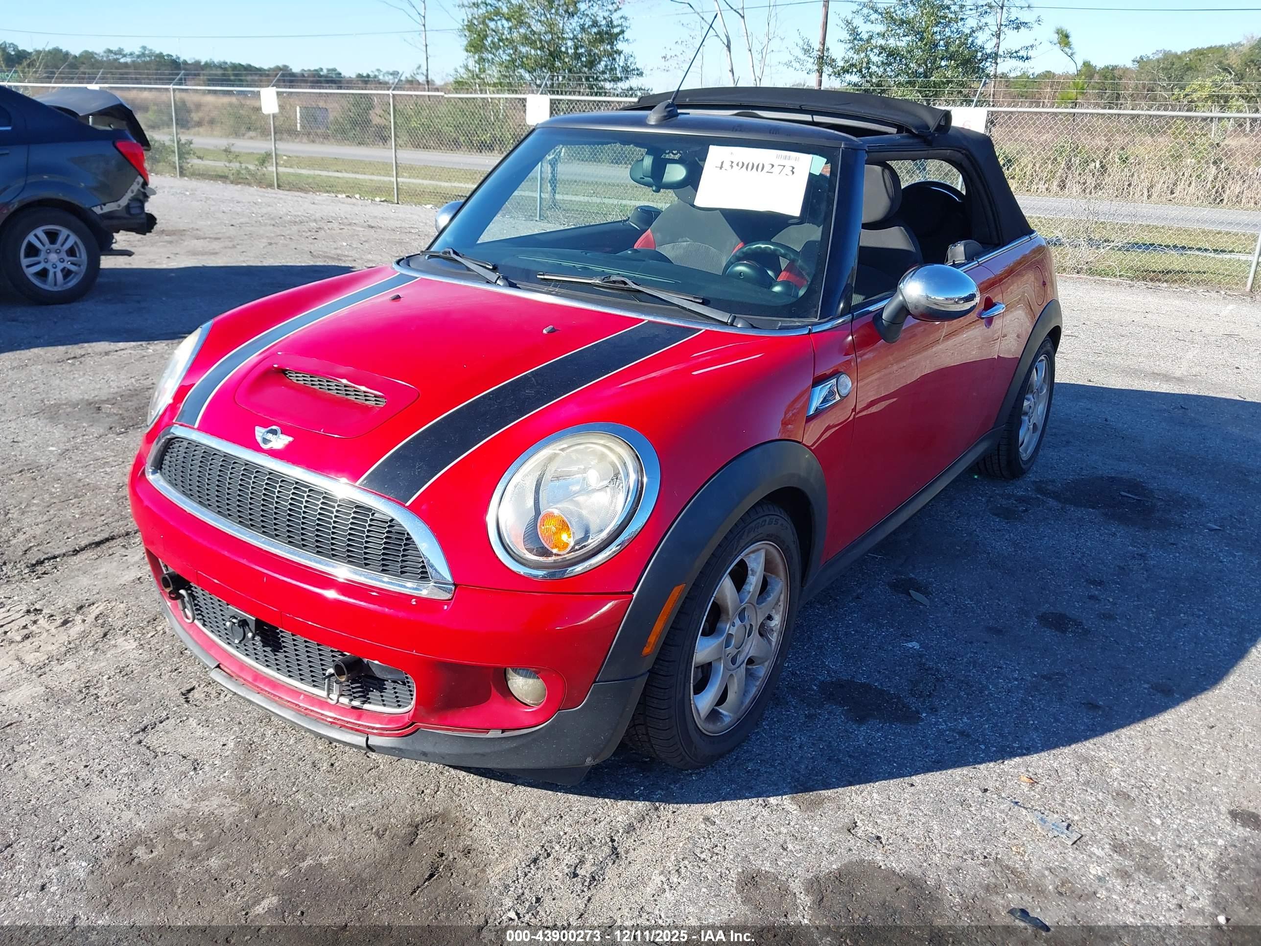 MINI COOPER image 2