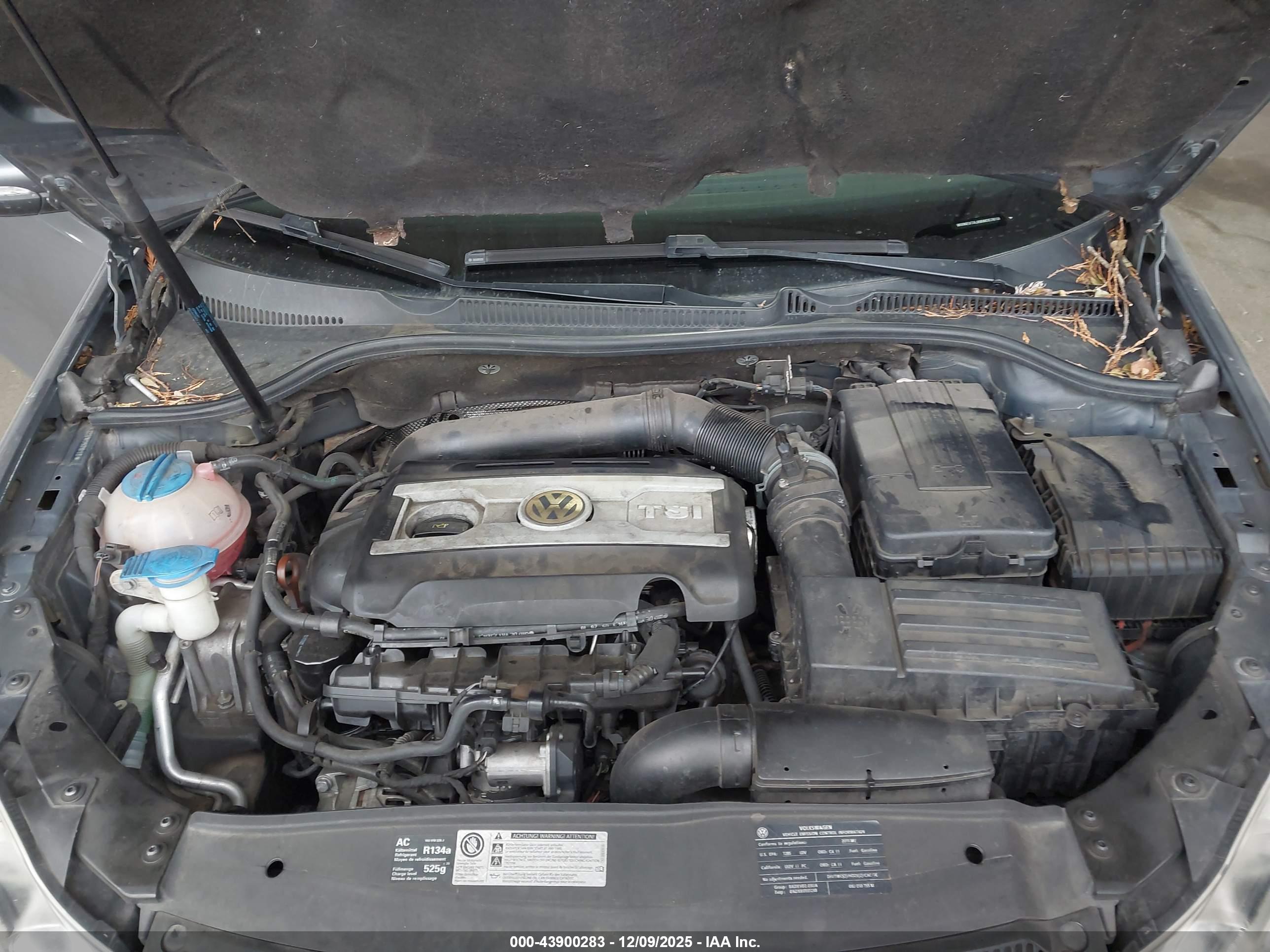 VOLKSWAGEN GTI image 10