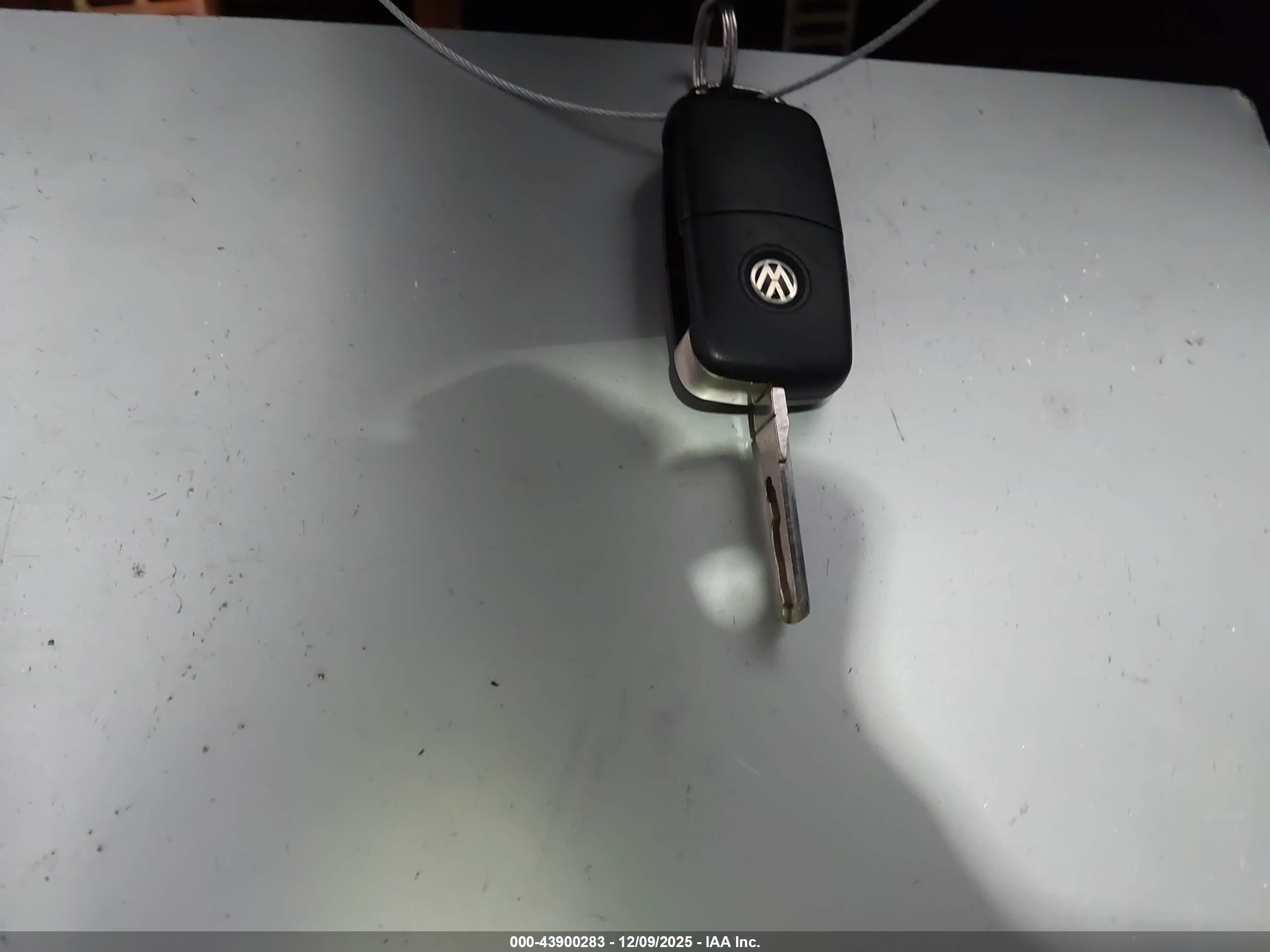 VOLKSWAGEN GTI image 11