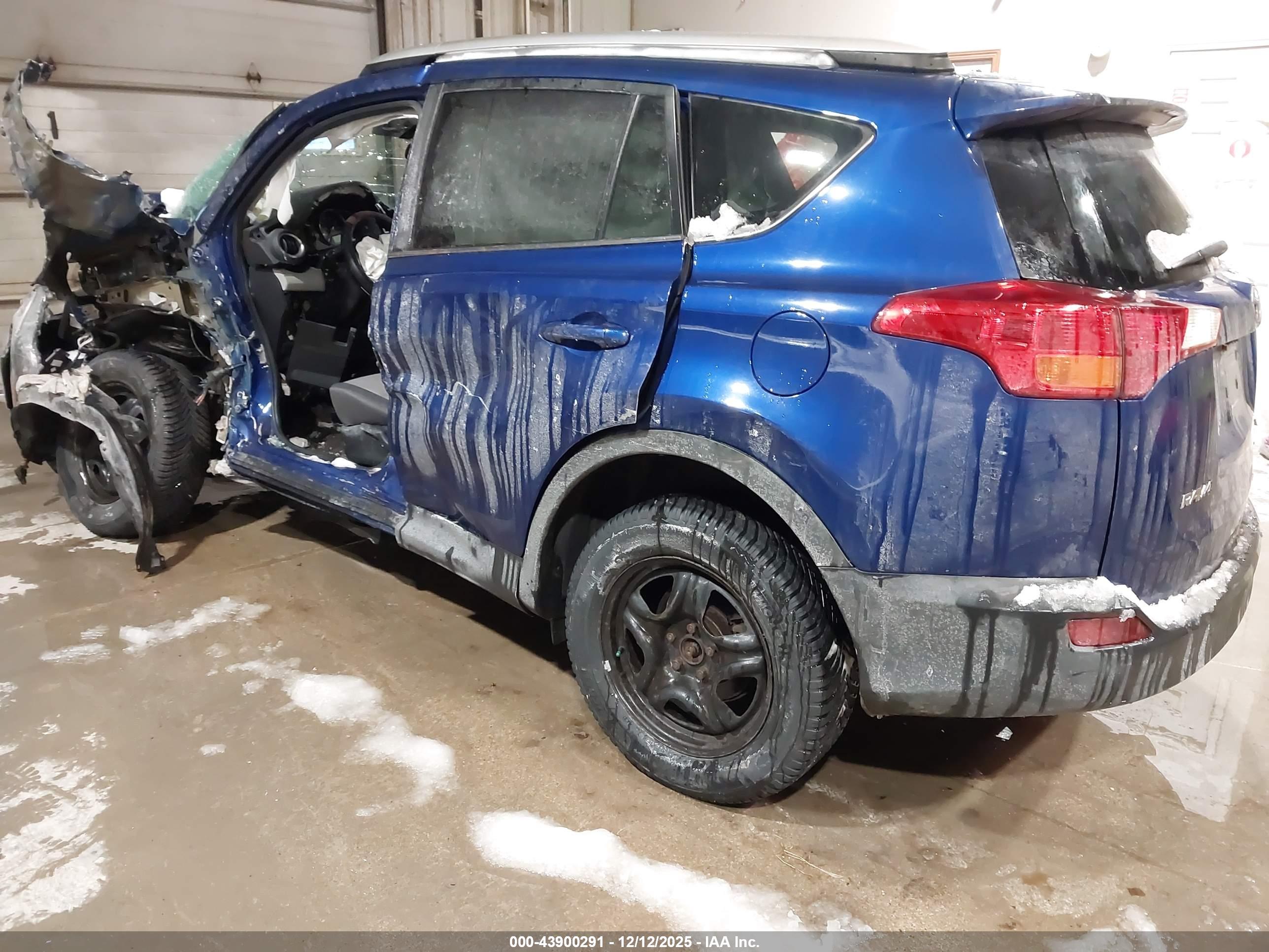 TOYOTA RAV4 image 3