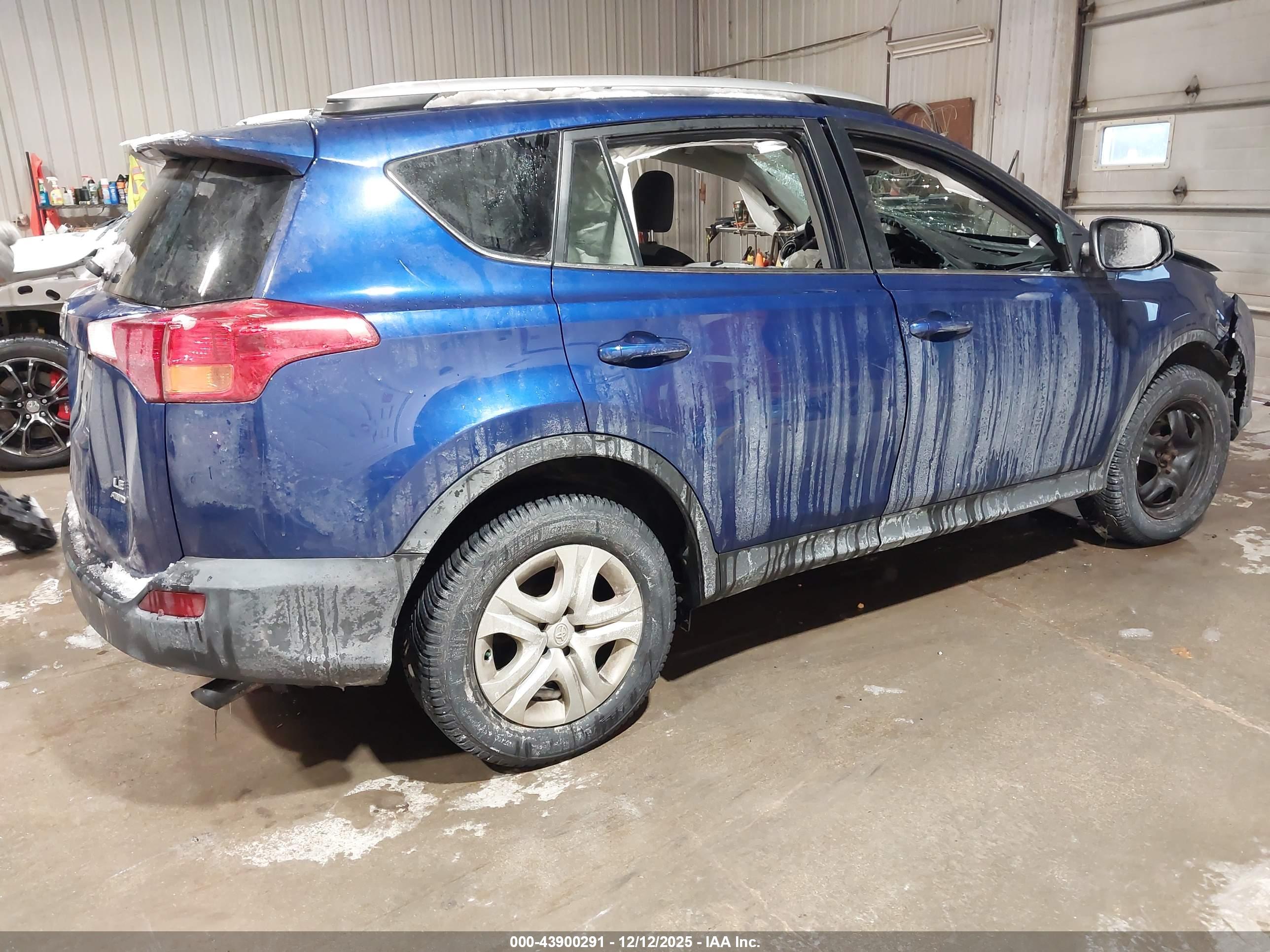 TOYOTA RAV4 image 4