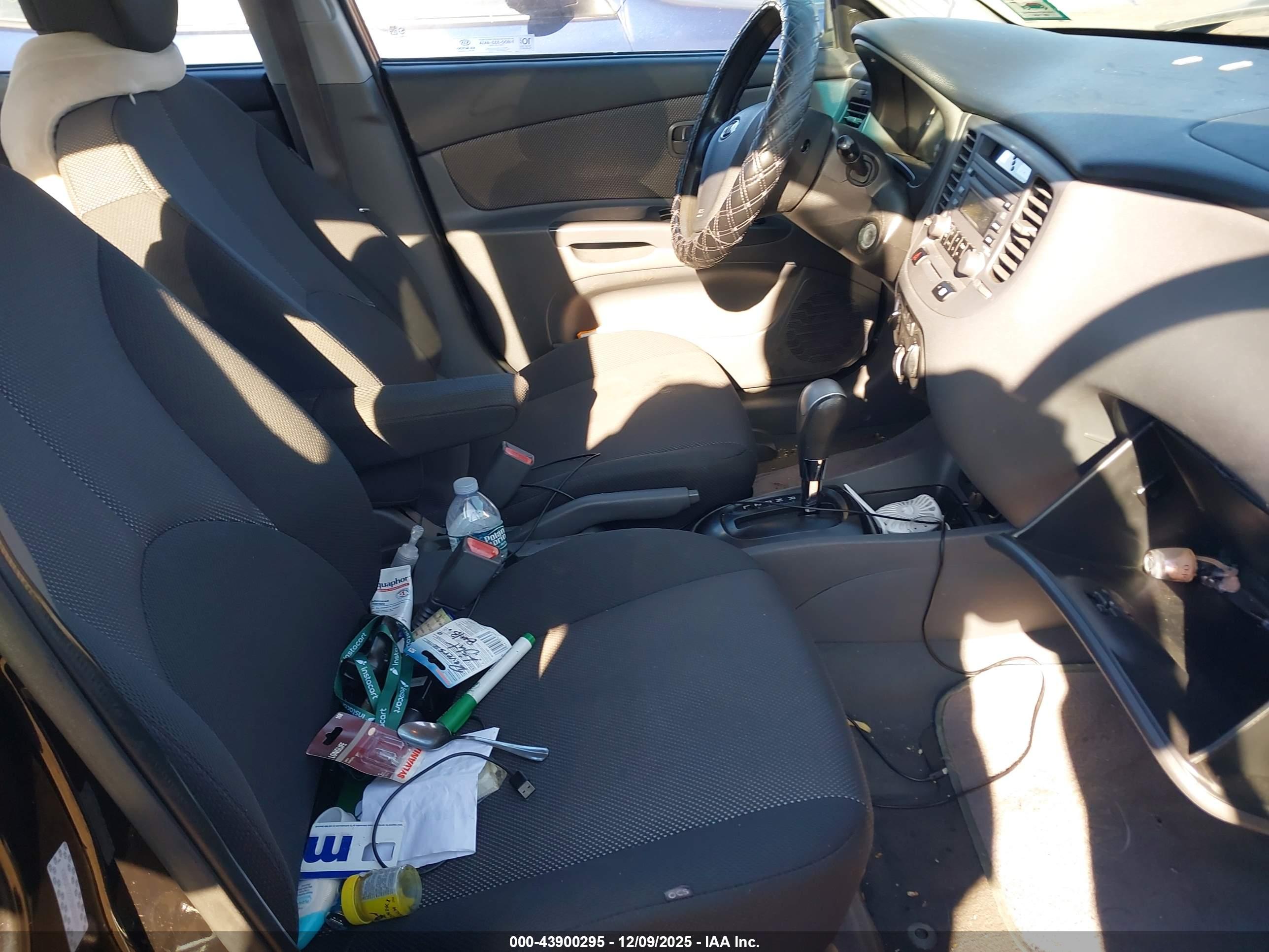 KIA RIO image 5