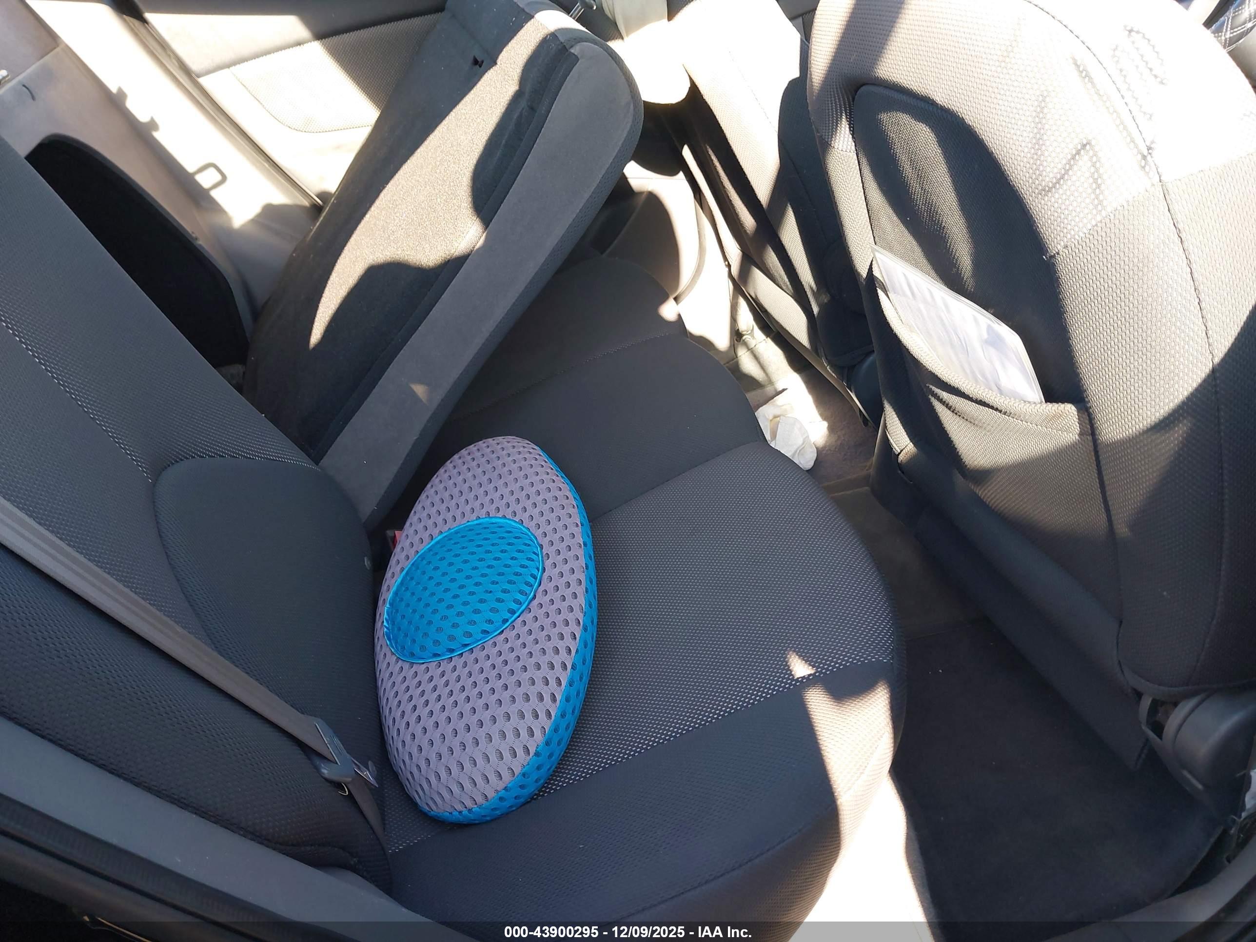 KIA RIO image 8