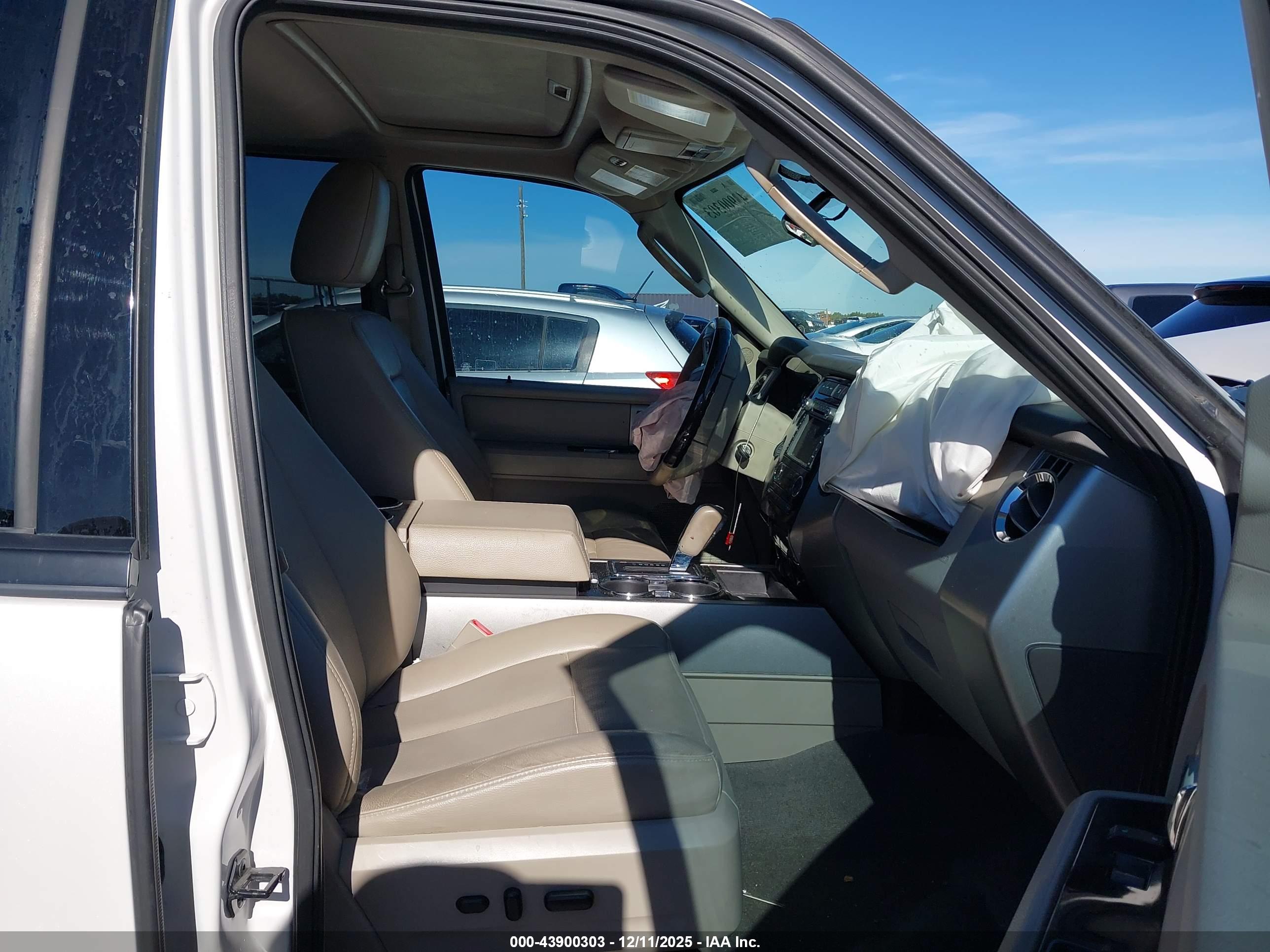 FORD EXPEDITION image 5