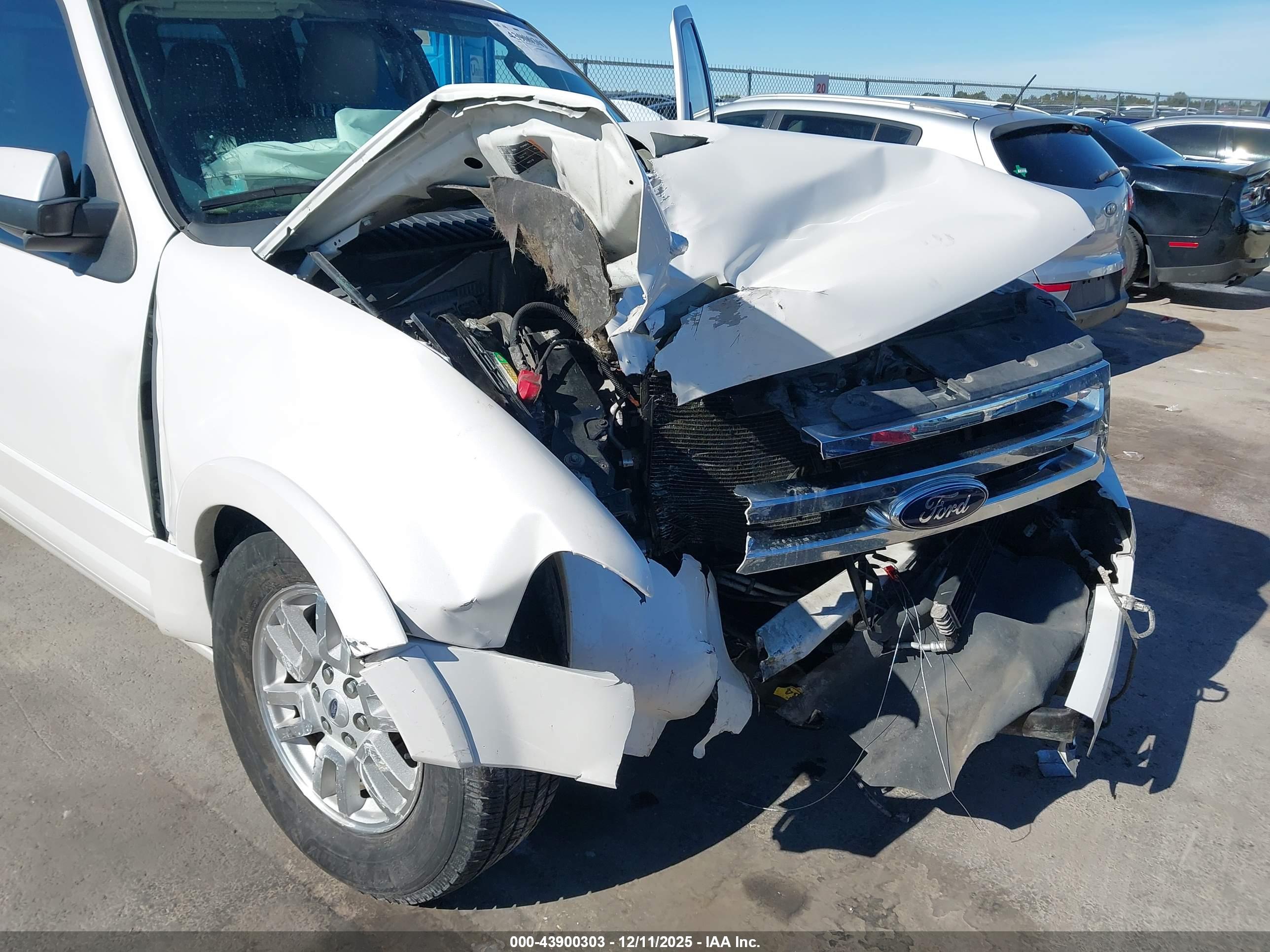 FORD EXPEDITION image 6