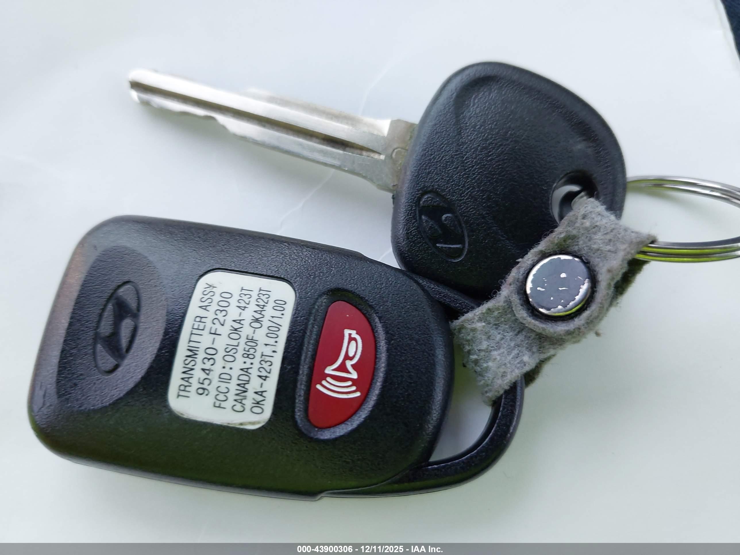 HYUNDAI ELANTRA image 11