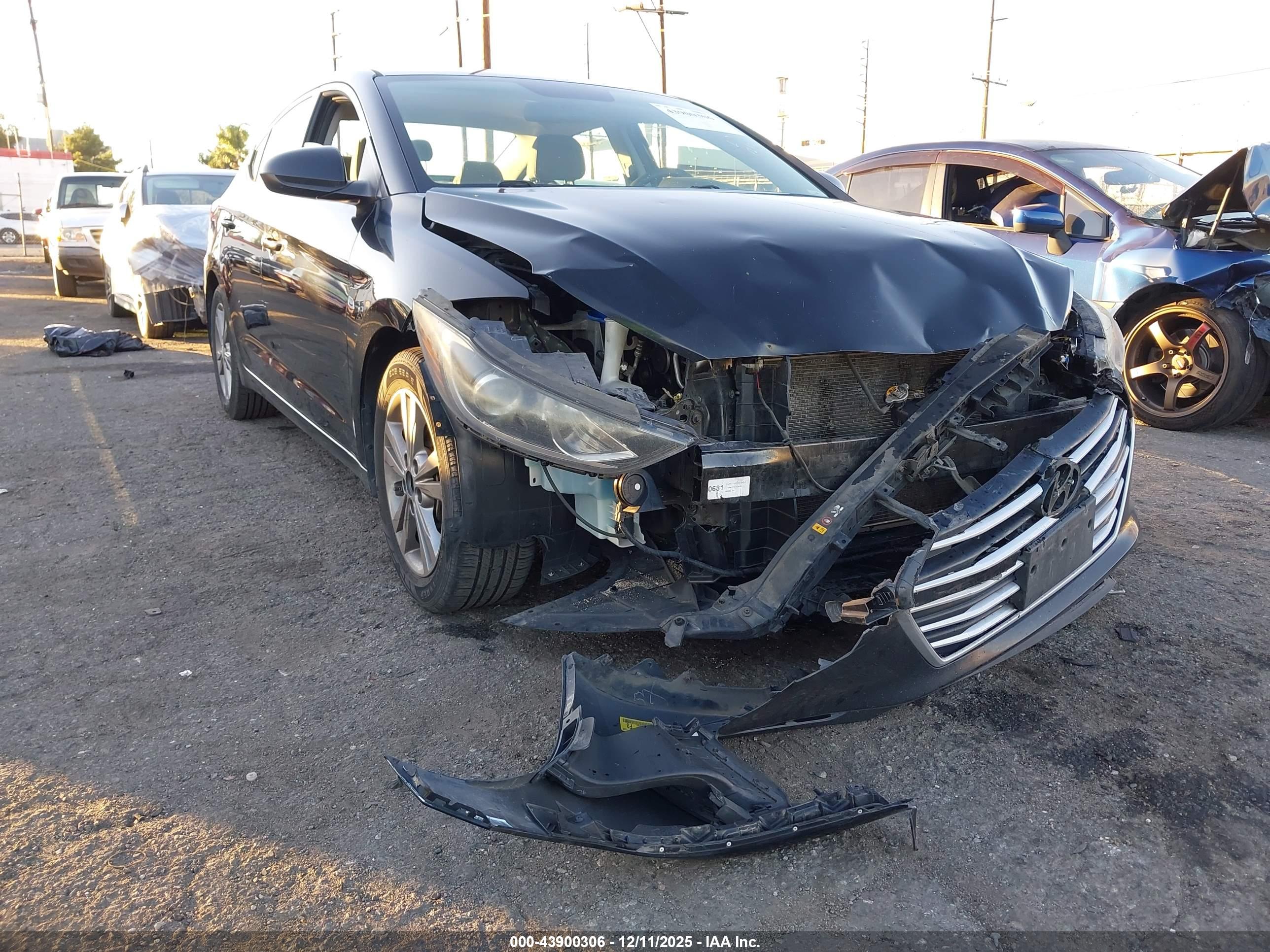 HYUNDAI ELANTRA image 6