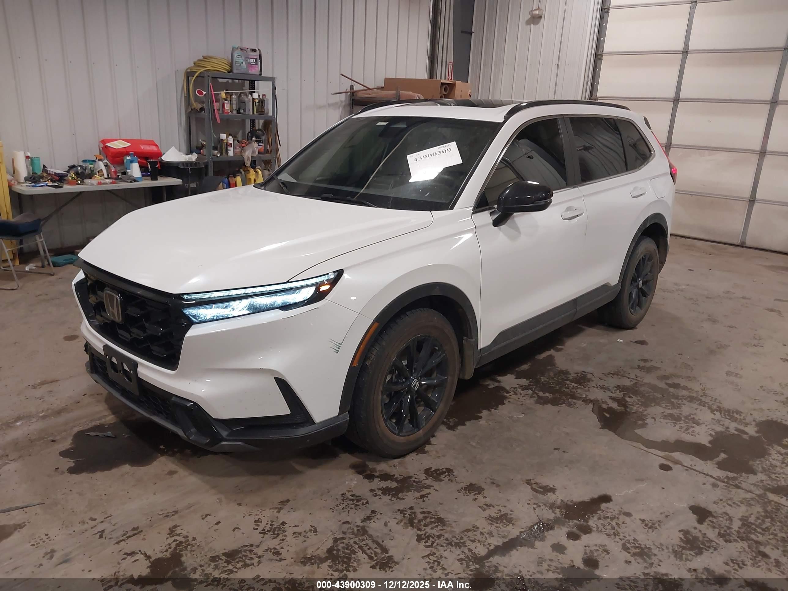 HONDA CR-V image 2