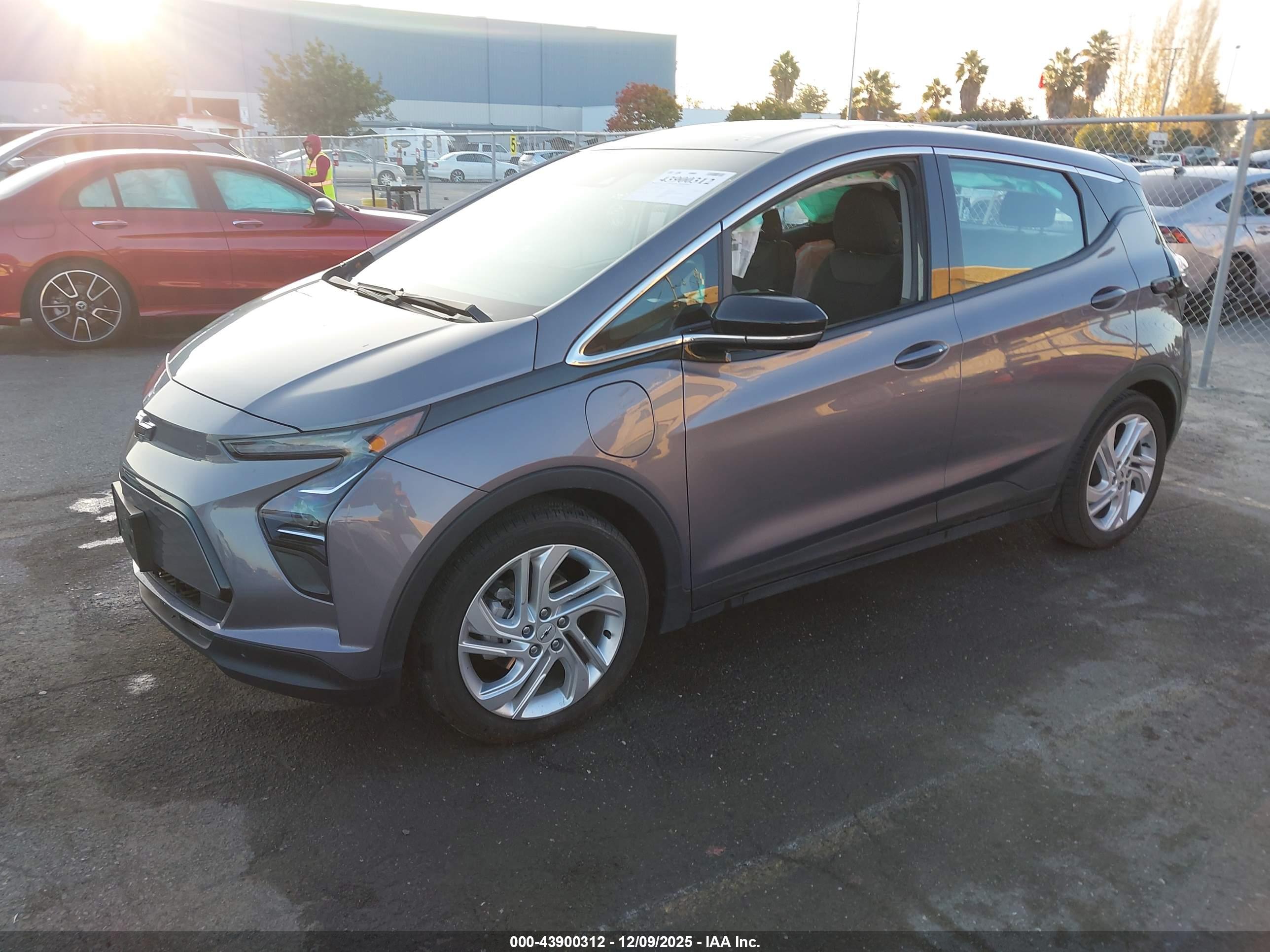 CHEVROLET BOLT image 2