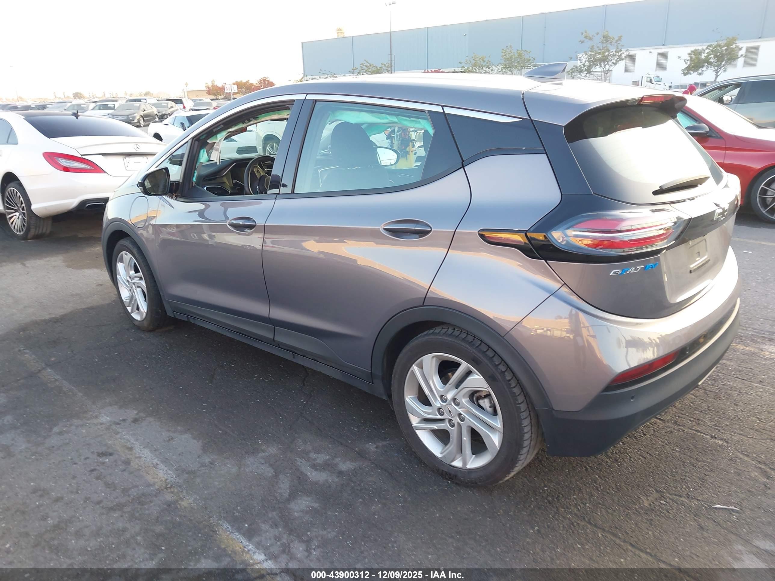 CHEVROLET BOLT image 3