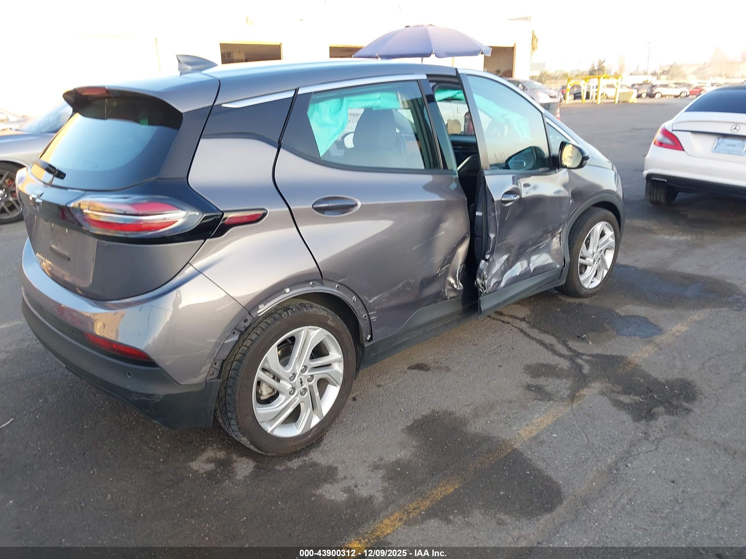 CHEVROLET BOLT image 4