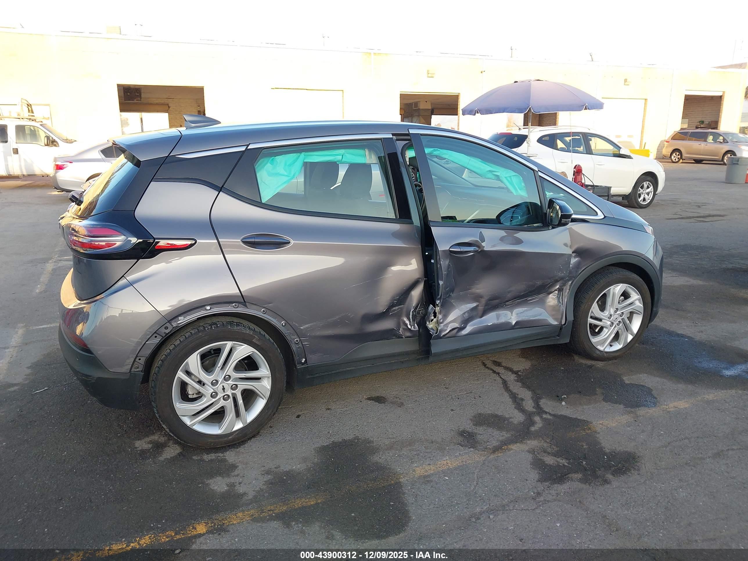 CHEVROLET BOLT image 6