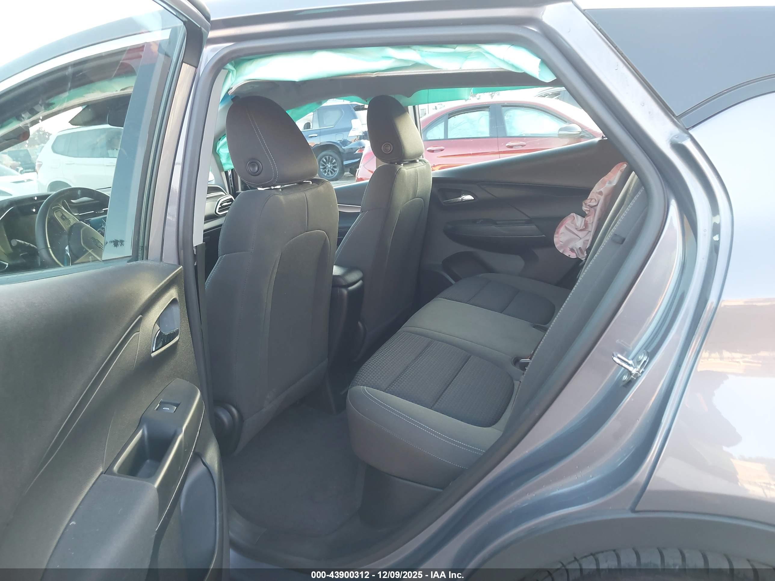 CHEVROLET BOLT image 8