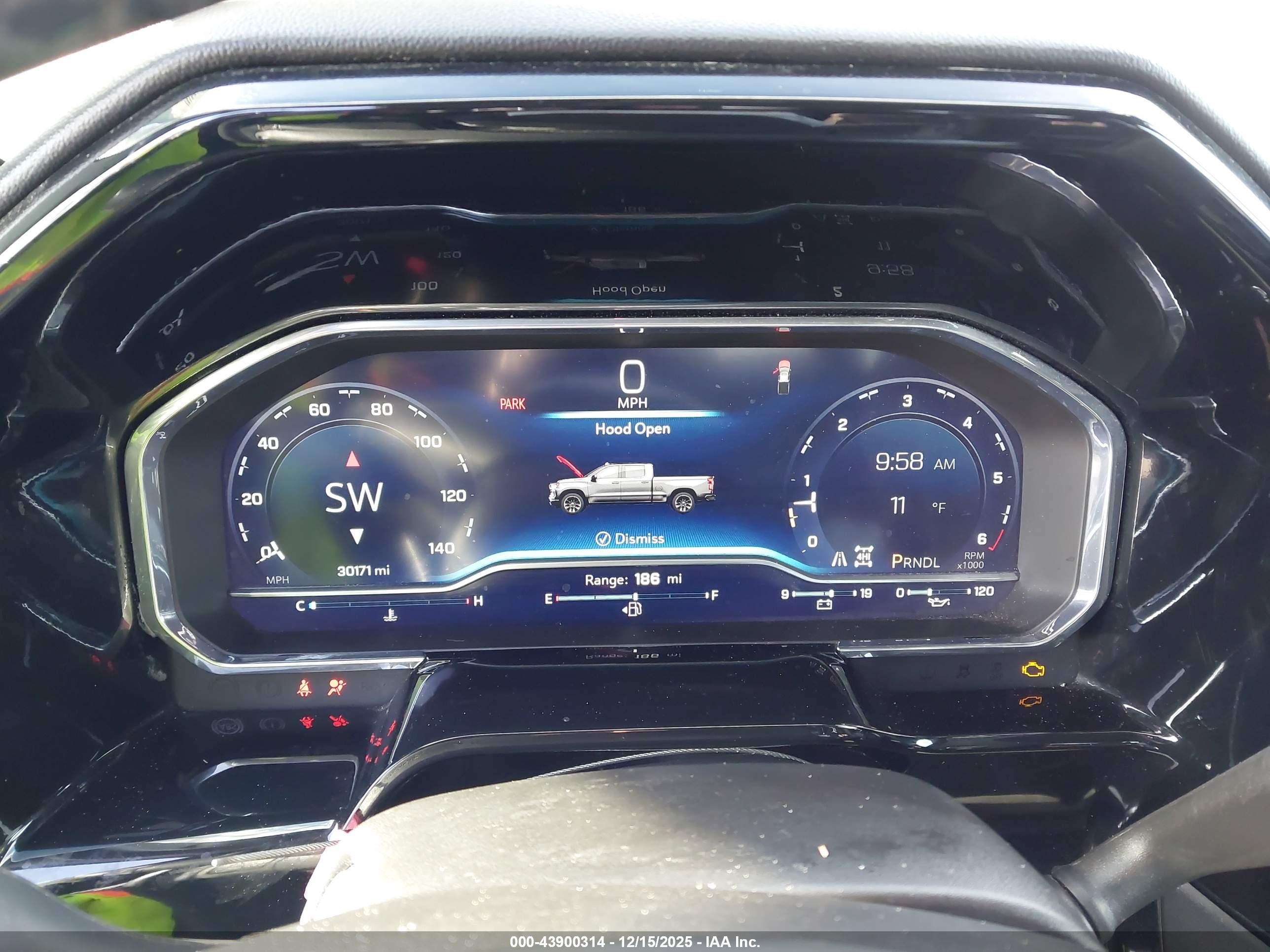 CHEVROLET SILVERADO image 7