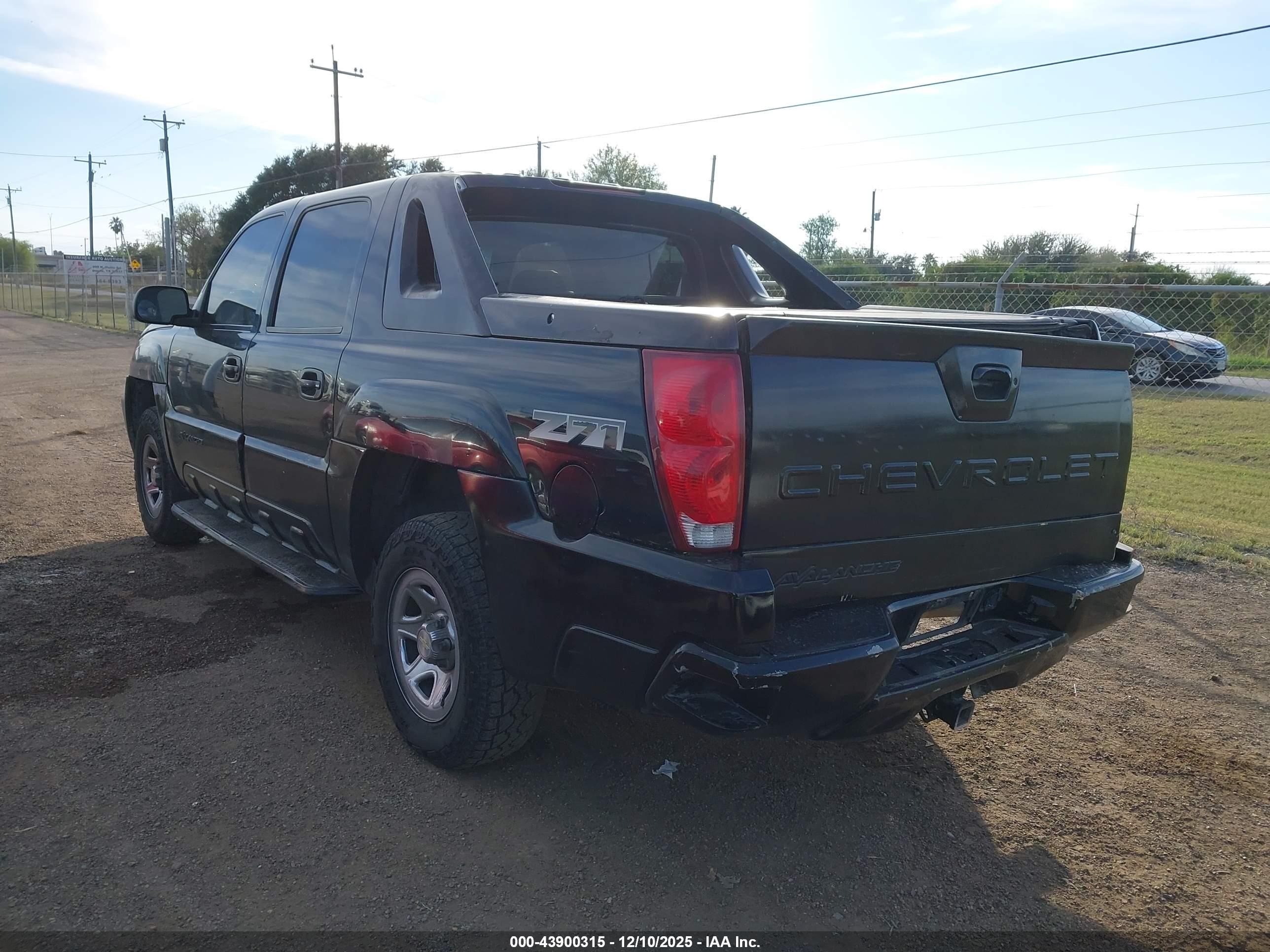 CHEVROLET AVALANCHE image 3