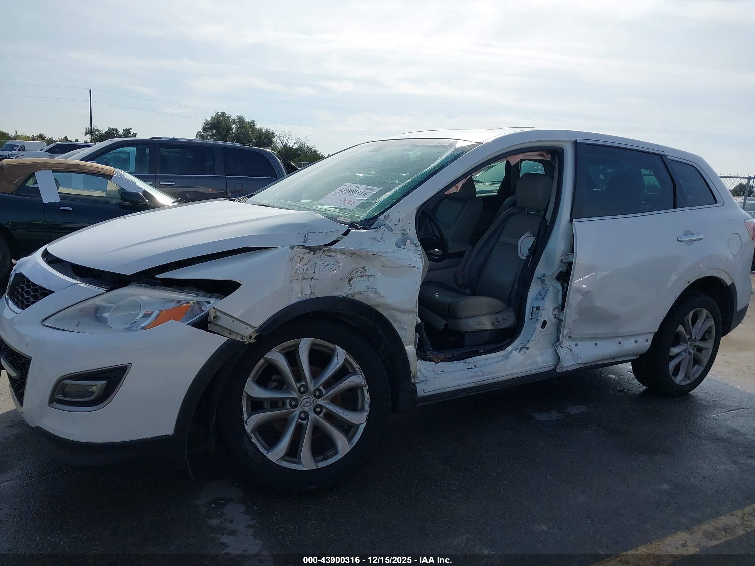 MAZDA CX-9 image 6
