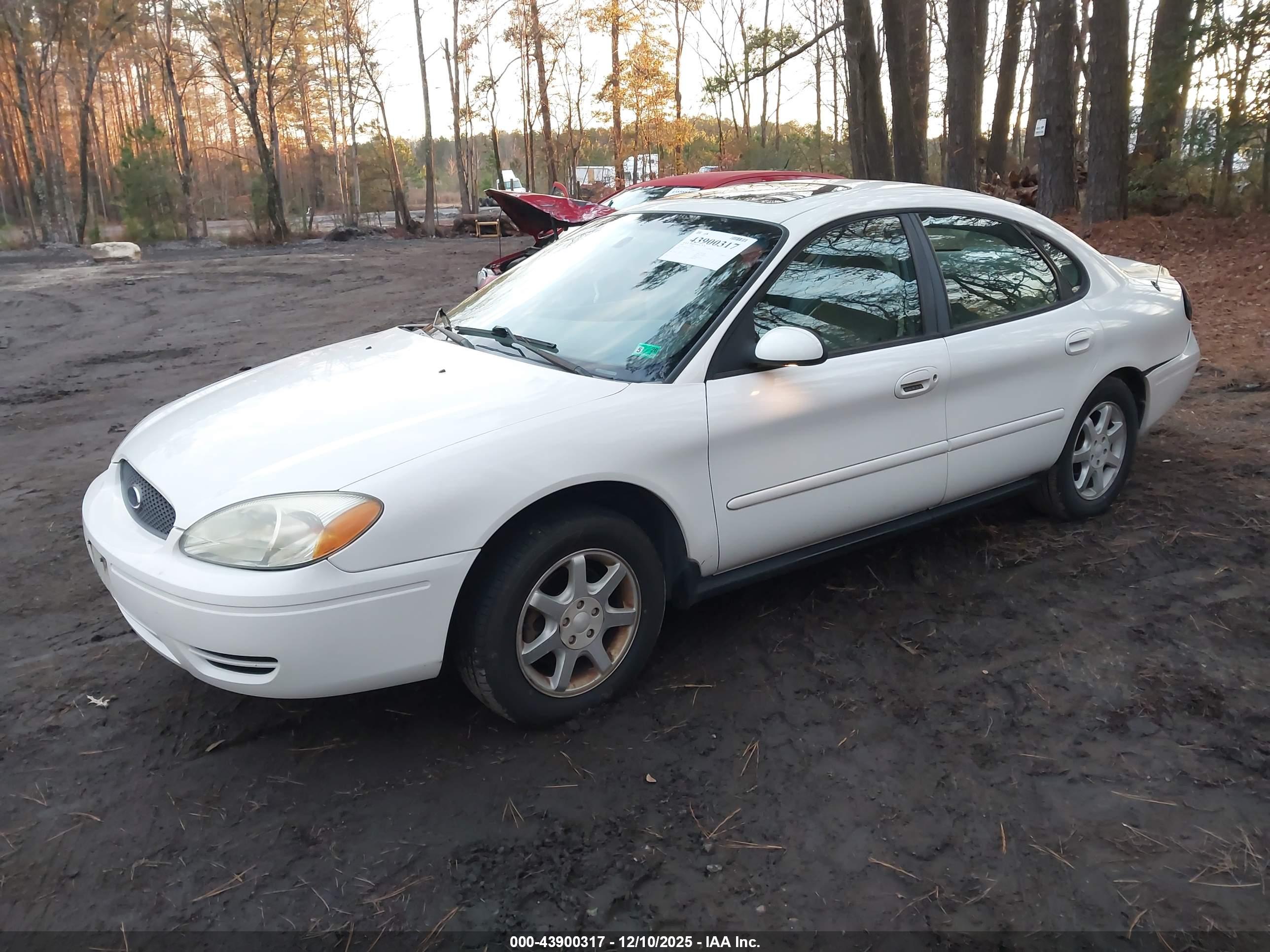 FORD TAURUS image 2
