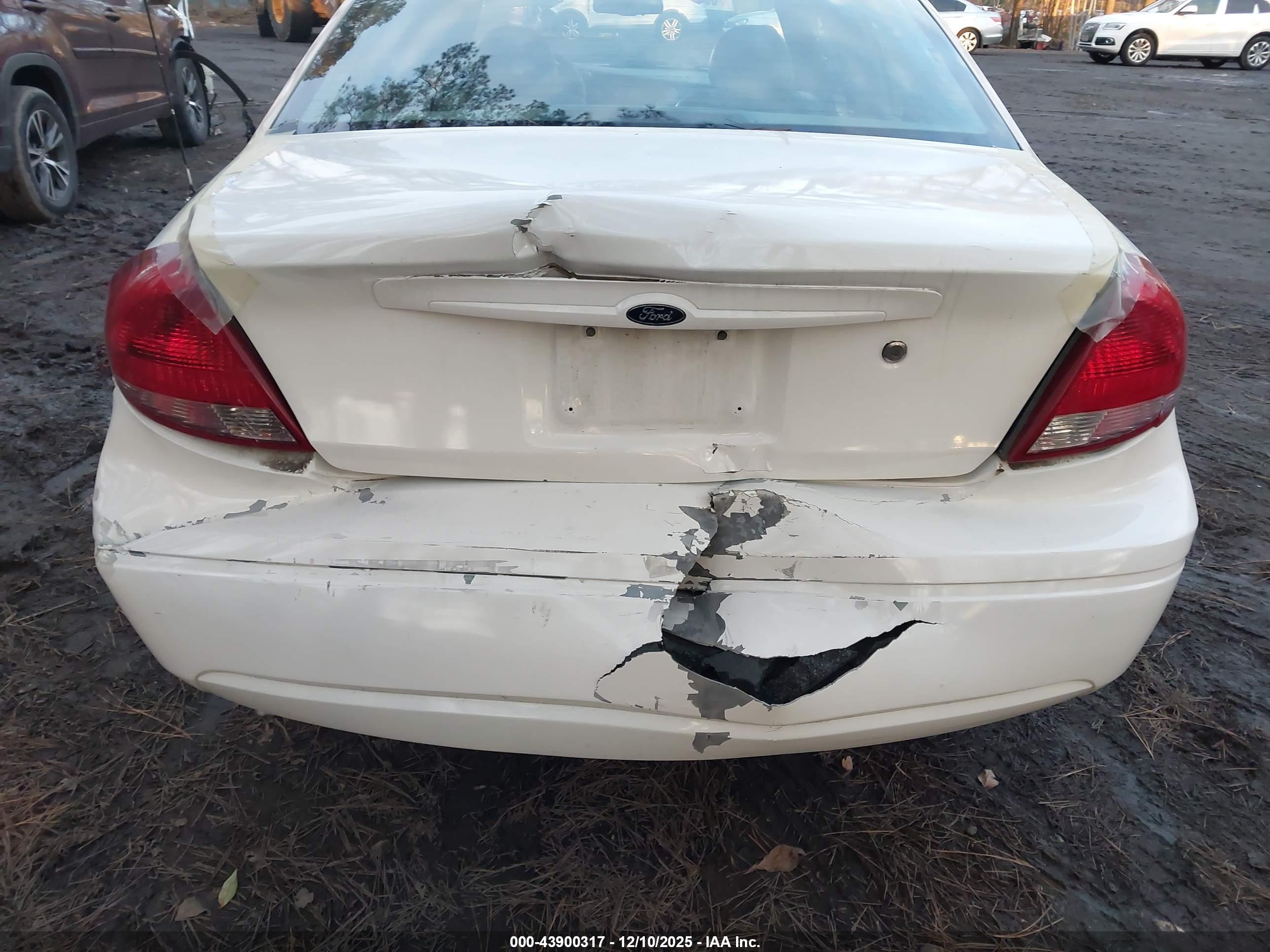 FORD TAURUS image 6