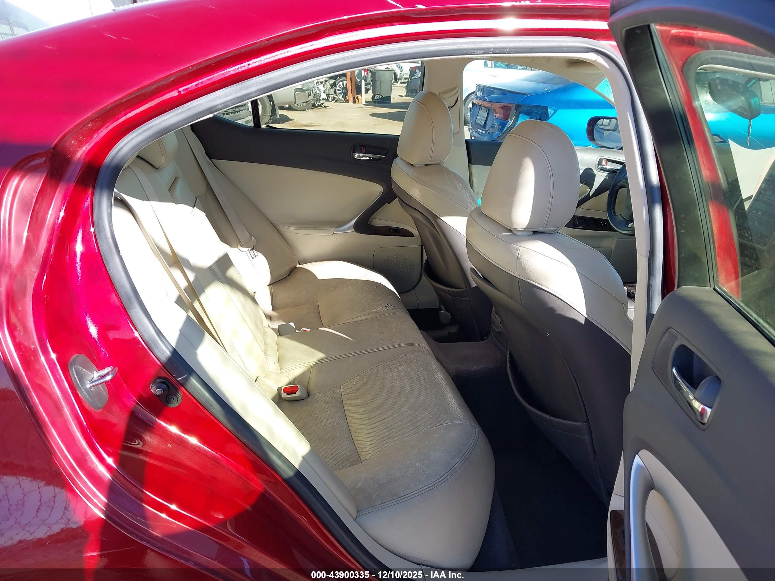 LEXUS IS image 8