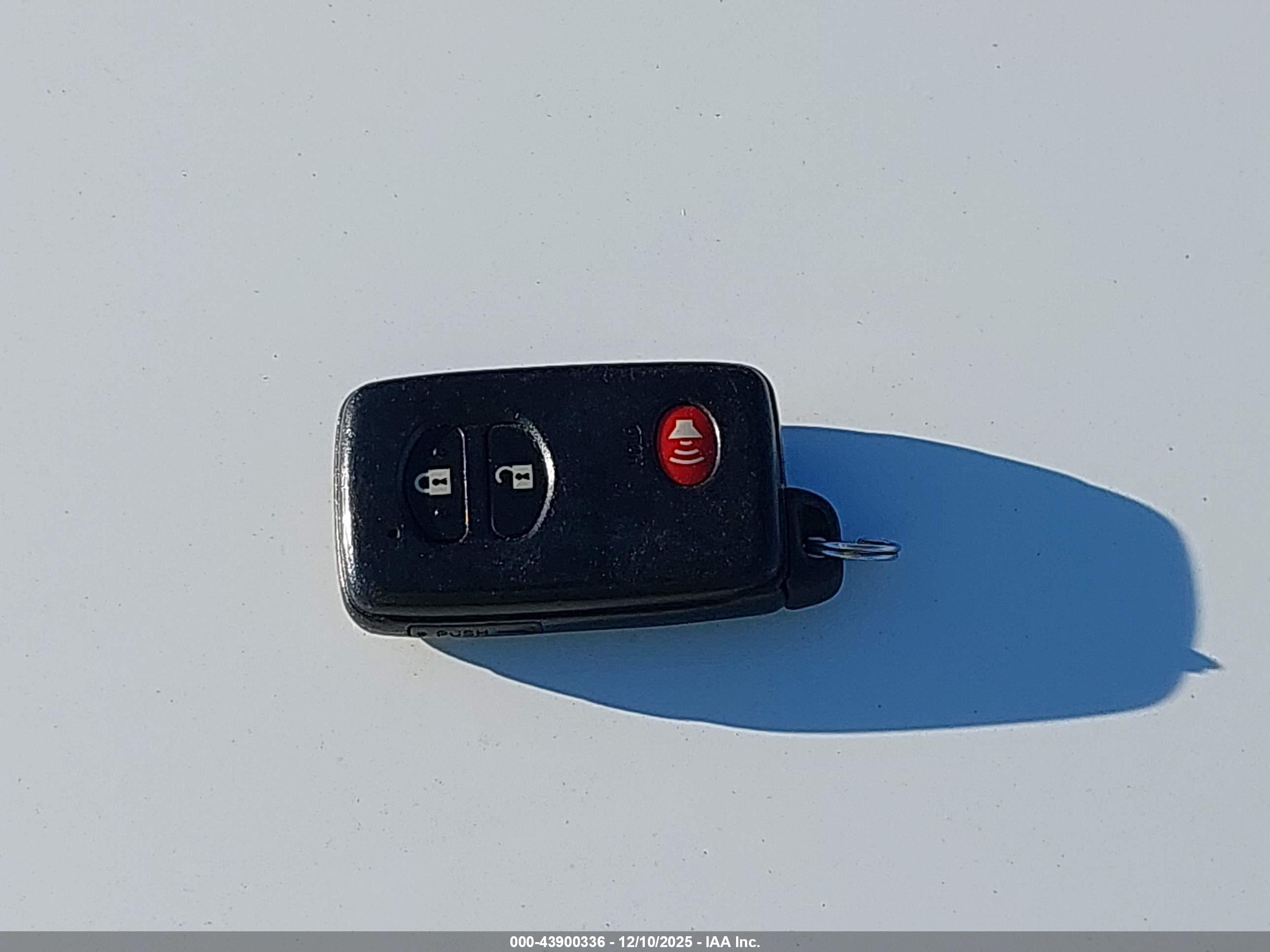 TOYOTA PRIUS image 11