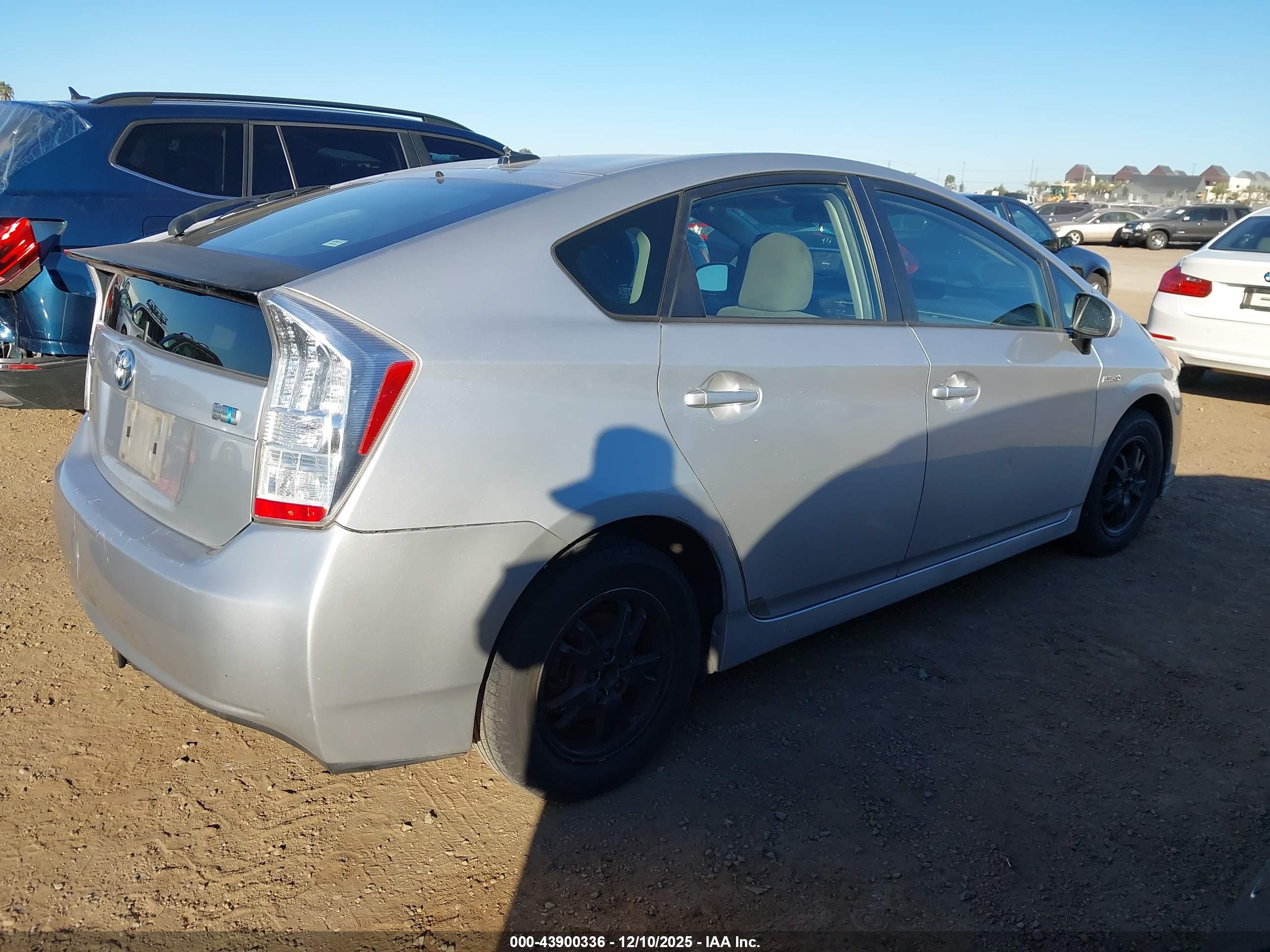 TOYOTA PRIUS image 4