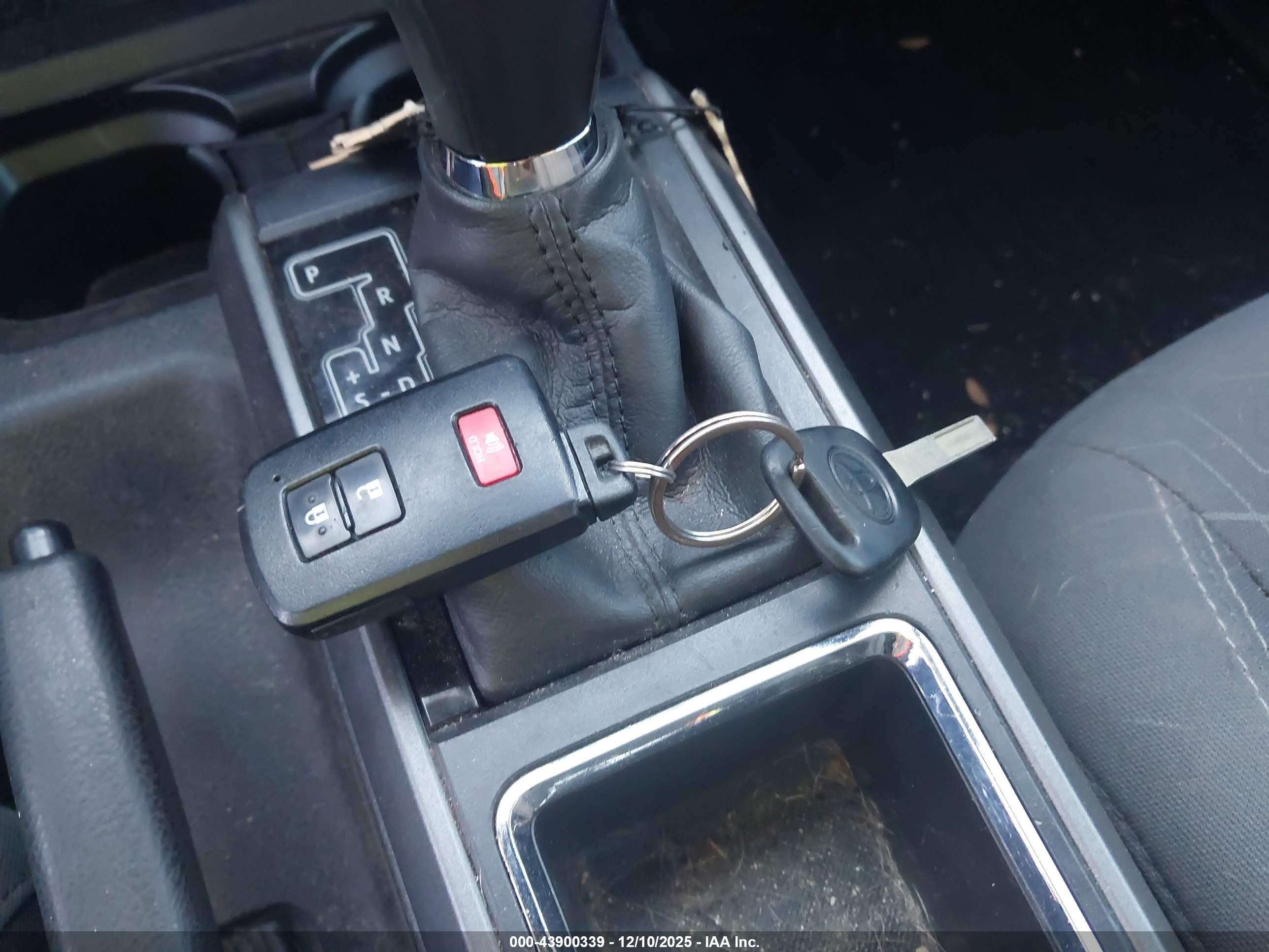 TOYOTA TACOMA image 11