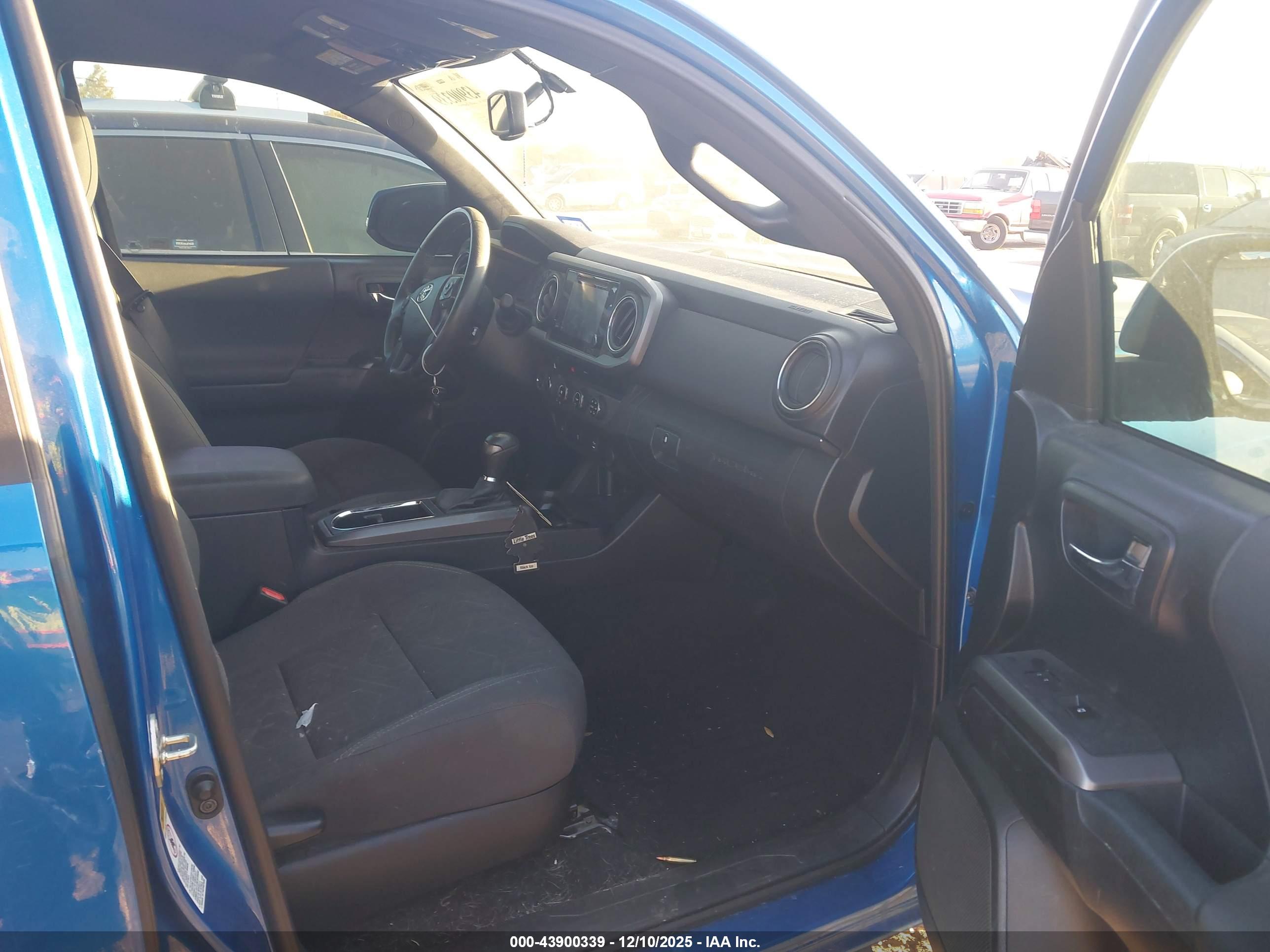 TOYOTA TACOMA image 5