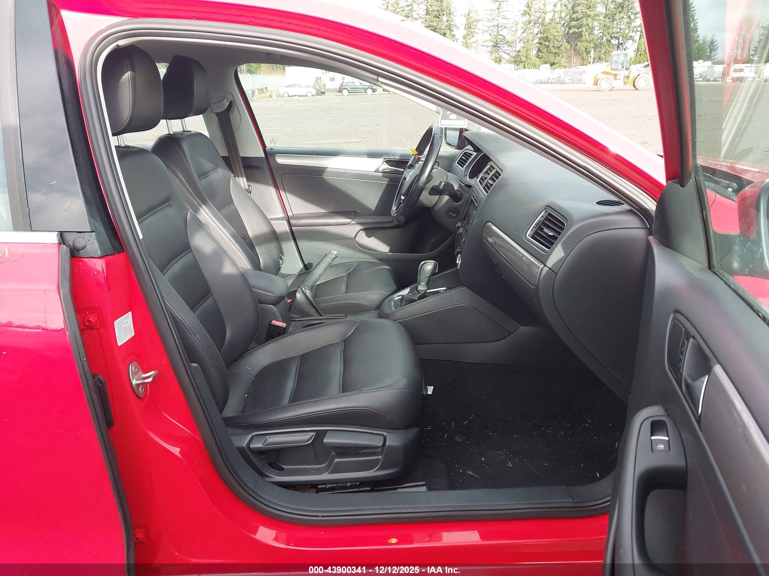 VOLKSWAGEN JETTA image 5