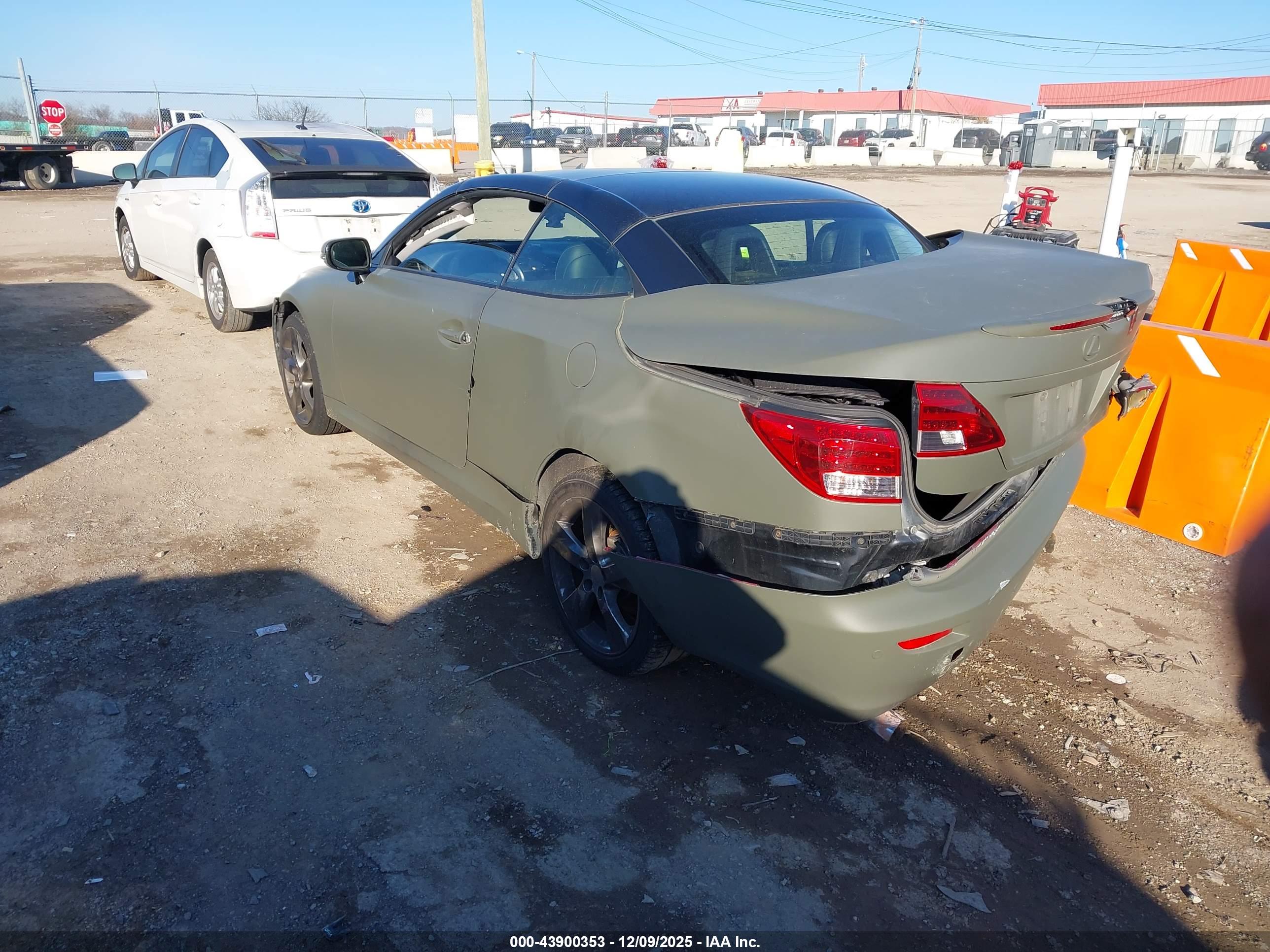 LEXUS IS image 3