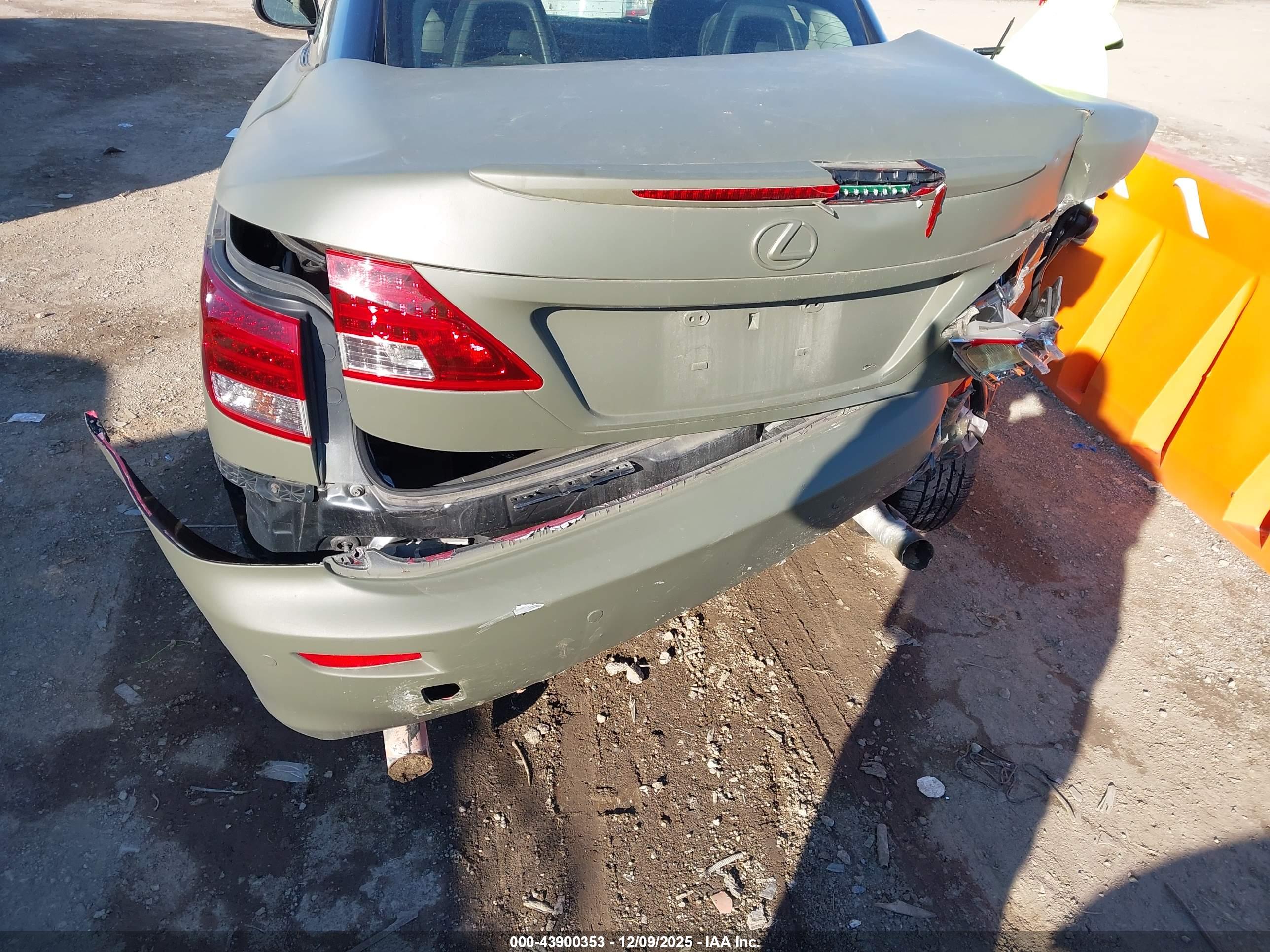 LEXUS IS image 6