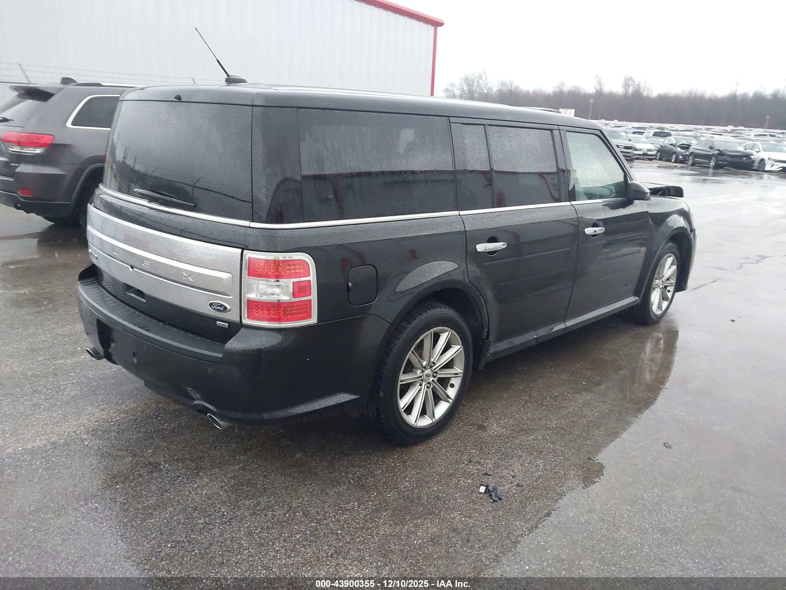 FORD FLEX image 4