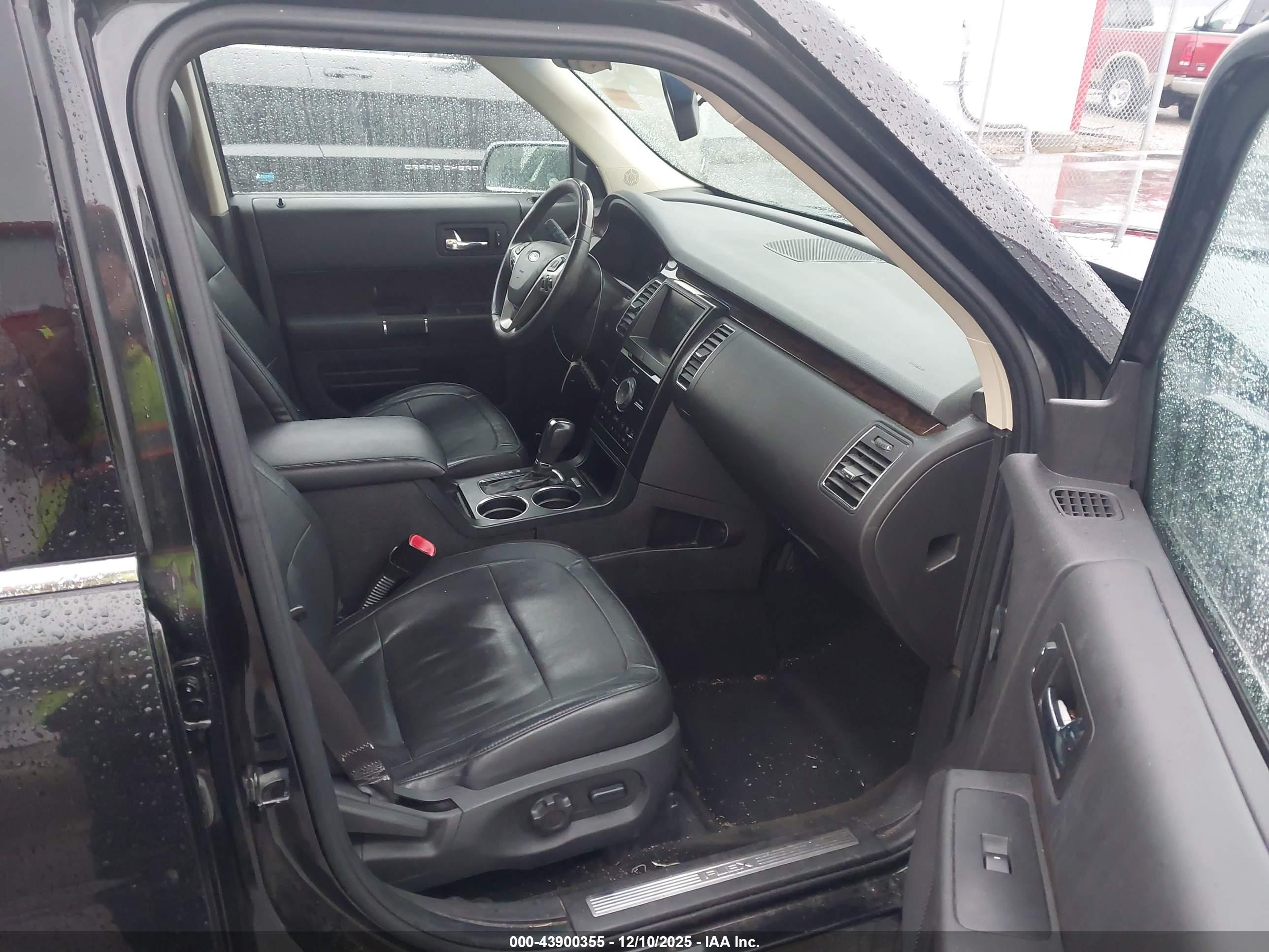 FORD FLEX image 5
