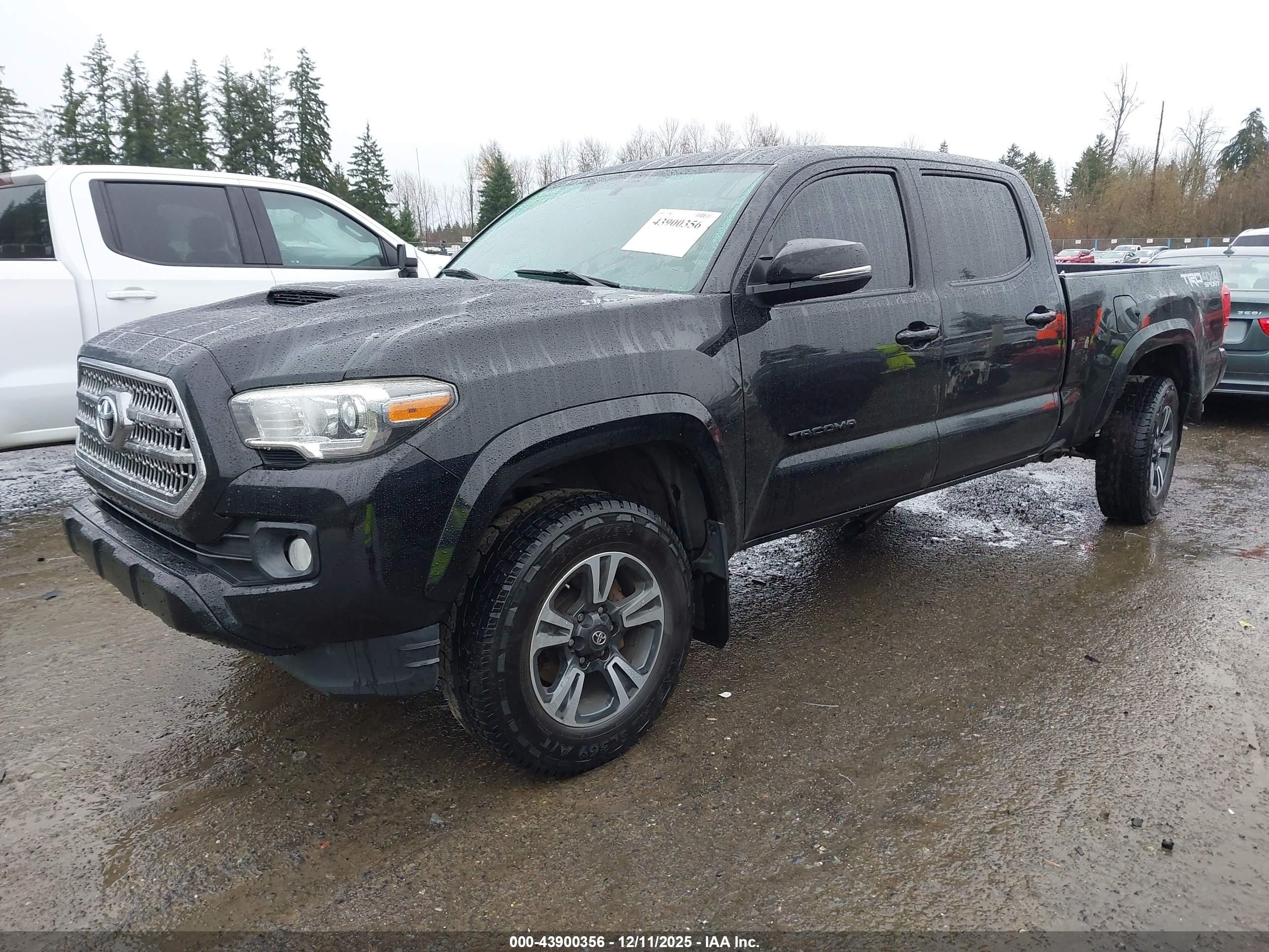 TOYOTA TACOMA image 2