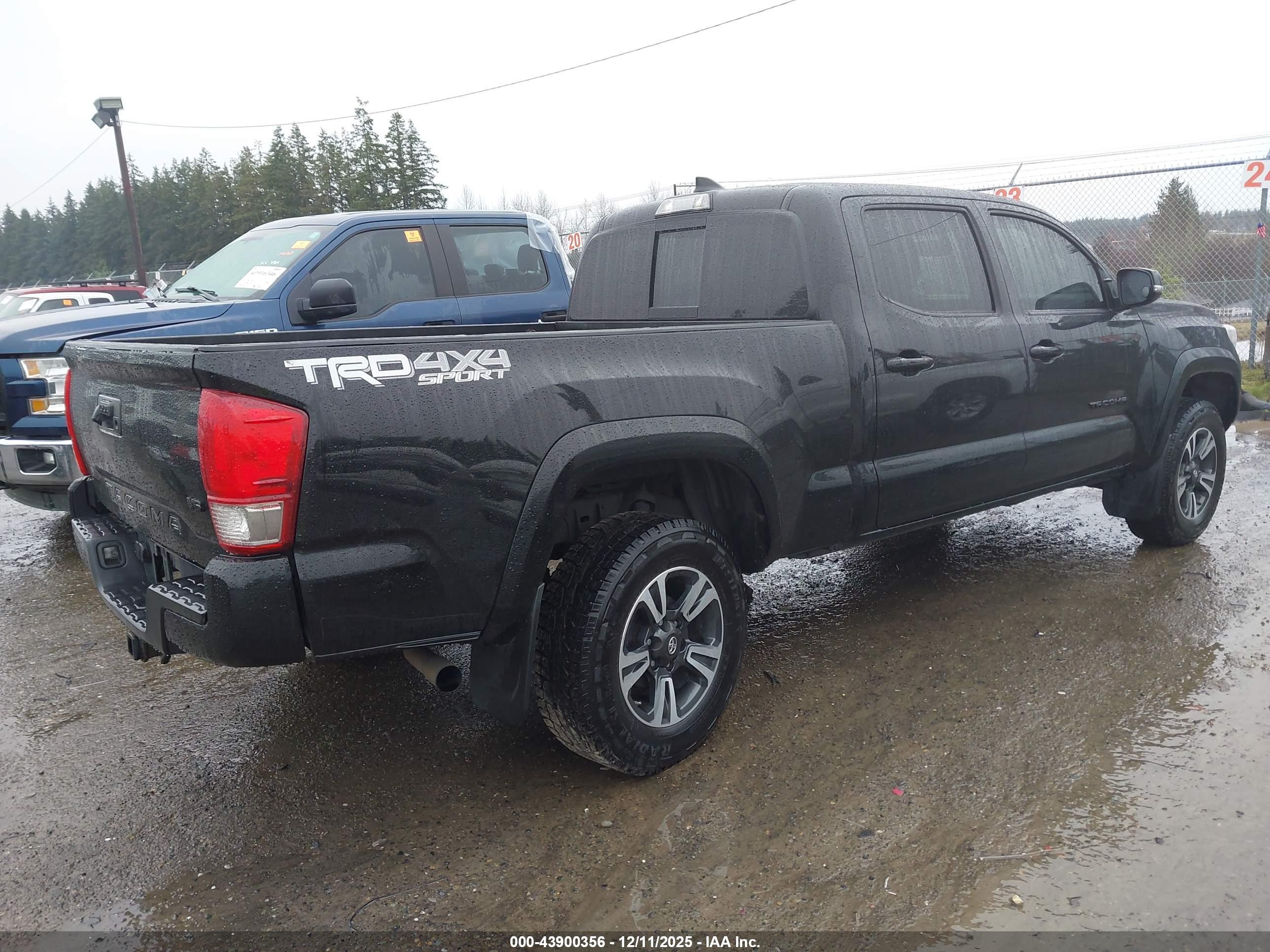TOYOTA TACOMA image 4