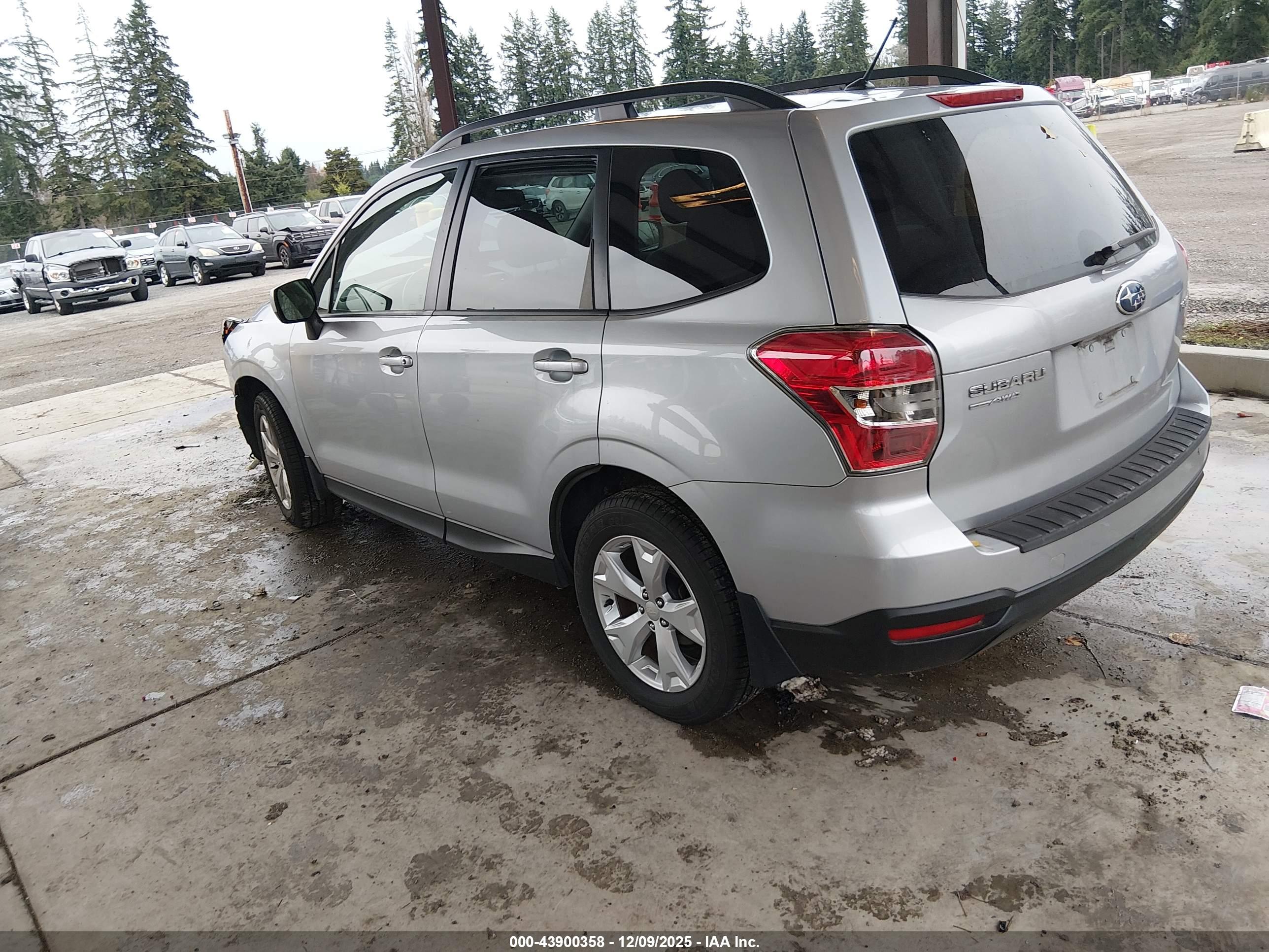SUBARU FORESTER image 3