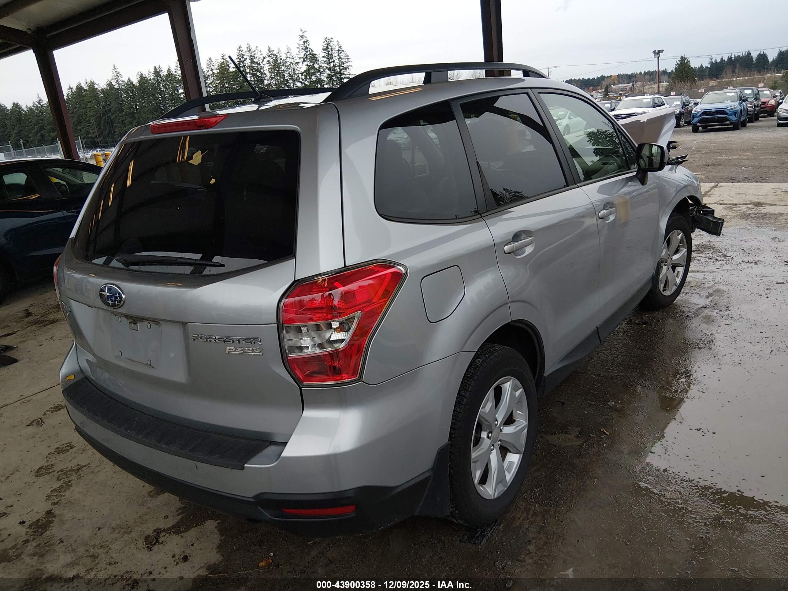 SUBARU FORESTER image 4
