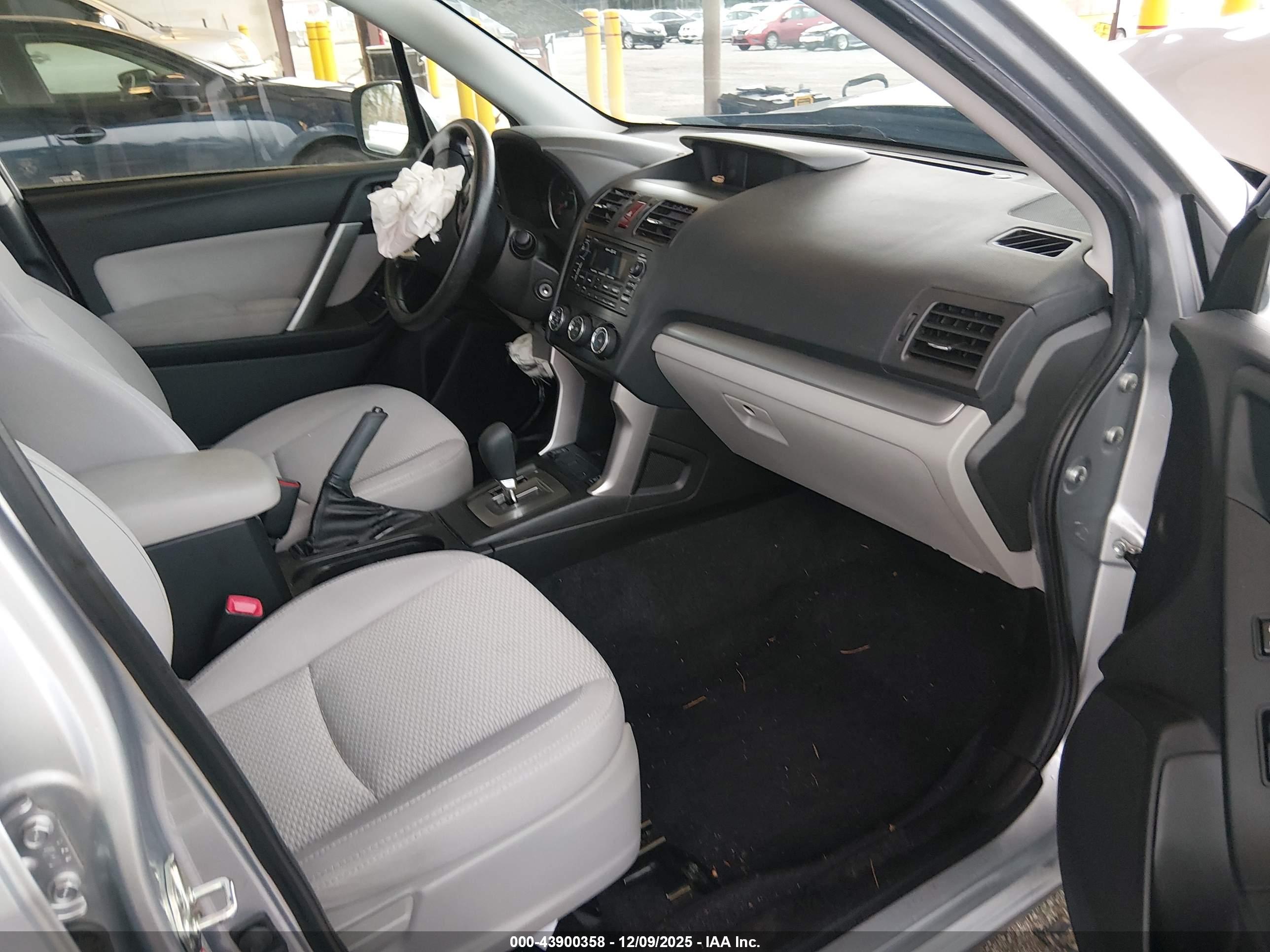 SUBARU FORESTER image 5