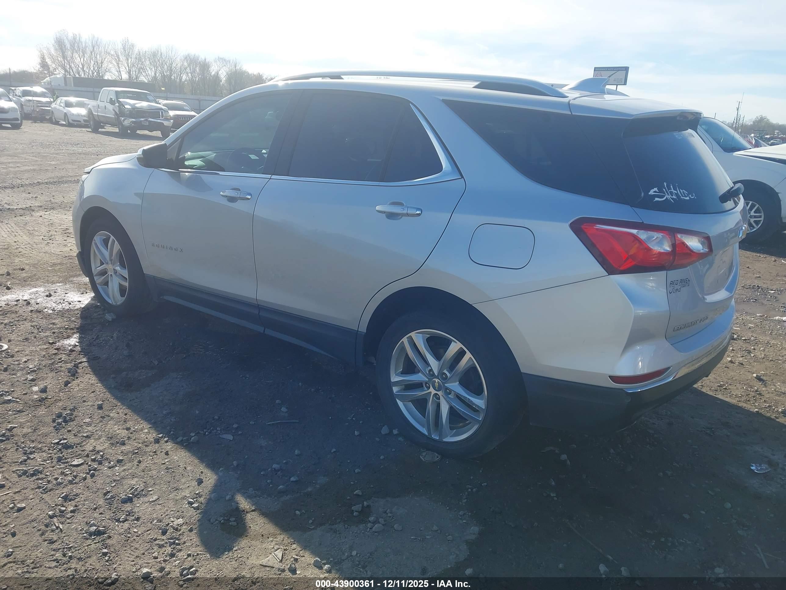 CHEVROLET EQUINOX image 3